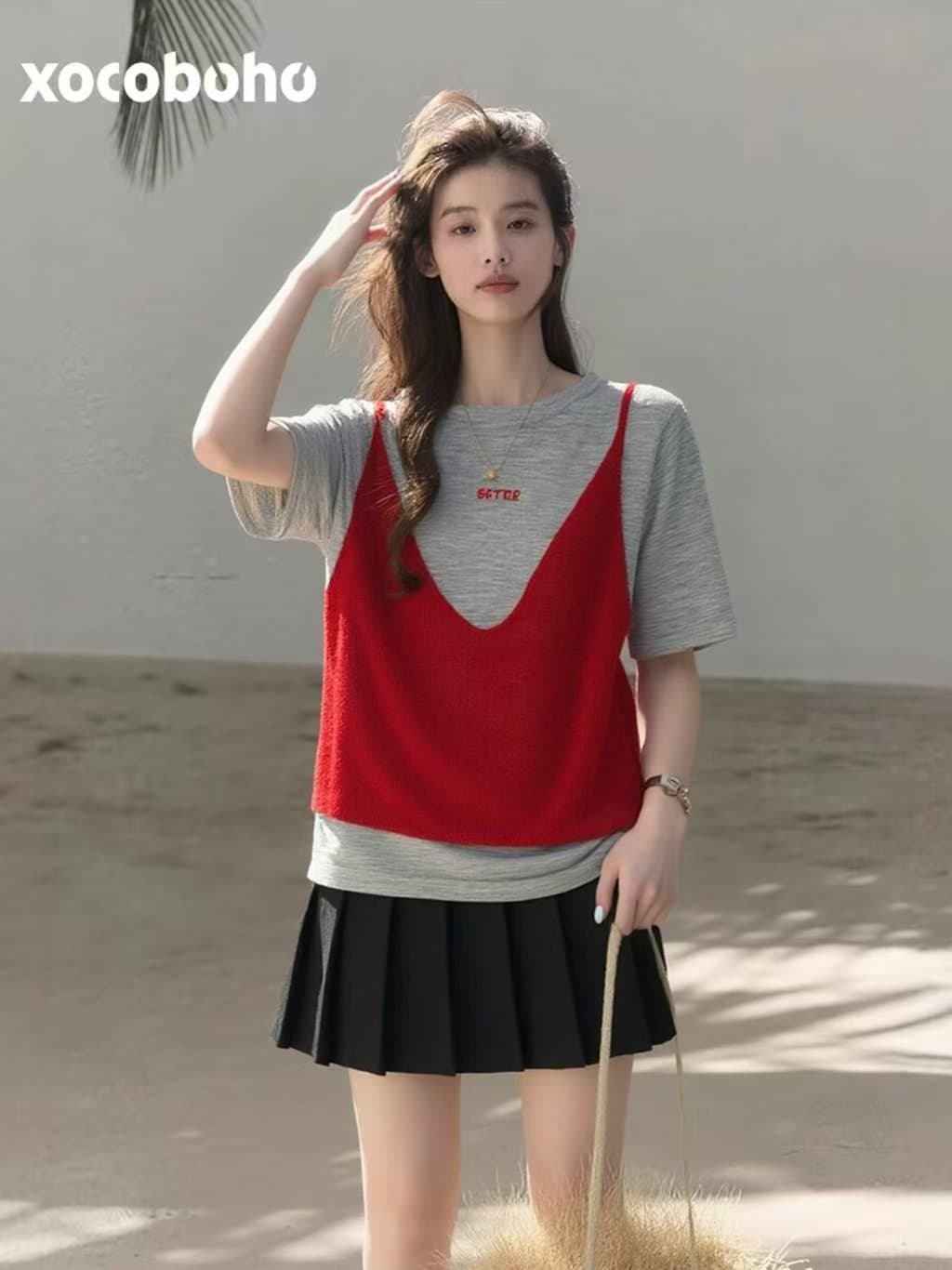 2026 새로운 페이크 레이어드 배색 라운드 넥 반팔 니트 스웨터 여성 여름 디자인 센스 슬림해 보이는 연령 감소 한 첨부 된 의류 상세 이미지 4