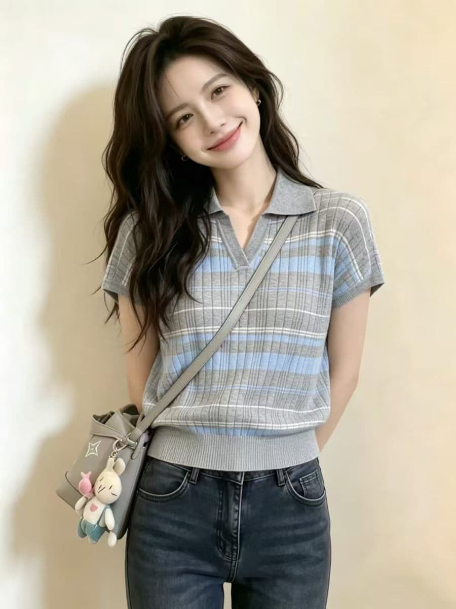 한 부서 배색 스트라이프 니트 스웨터 여성 2026 여름 새로운 다용도 캐주얼 POLO 칼라 반팔 맨위 상세 이미지 2