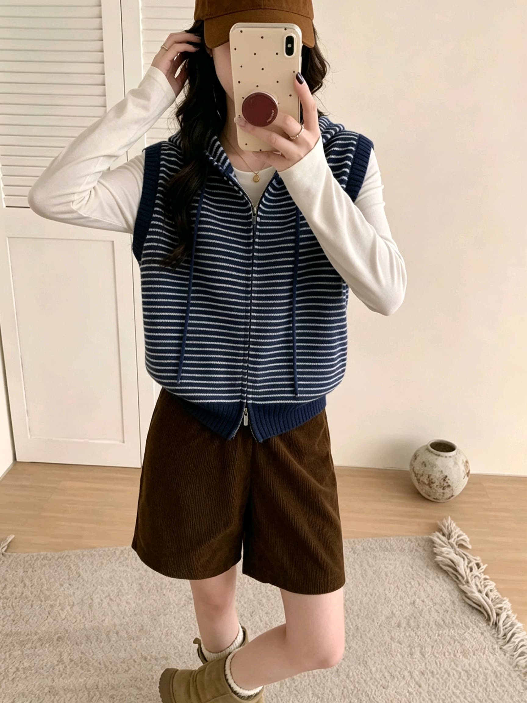 후드 스트라이프 니트 조끼 여자 2026 가을 겨울철 새로운 민소매 스웨터 어깨 한 부서 루즈핏 스택 착용 맨위 상세 이미지 7