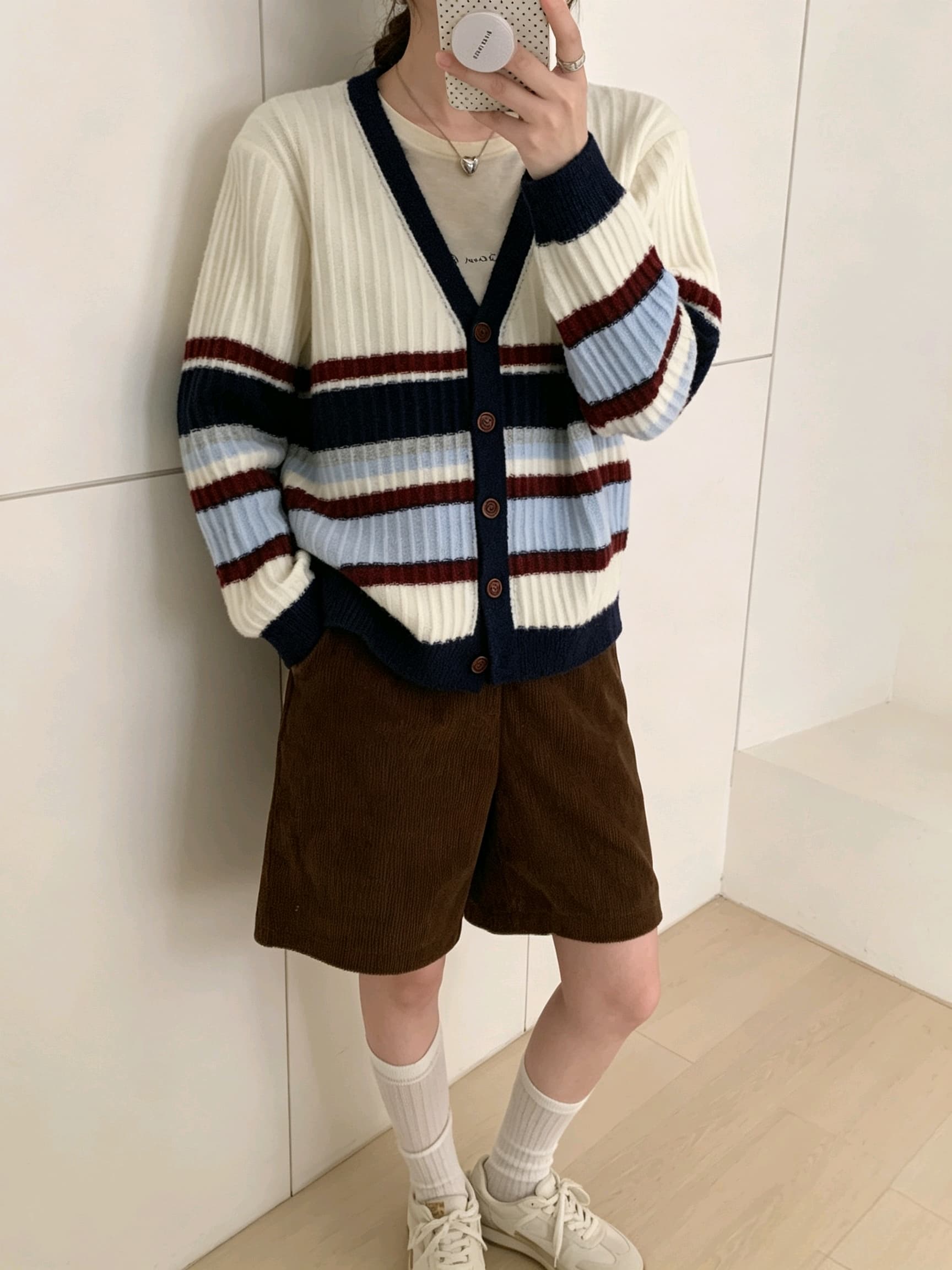 가을 겨울 새로운 V넥 양모 오픈 가디건 여성 루즈핏 한국 스타일 스트라이프 얇은 스타일 패치워크 색상 니트 스웨터 슬림해 보이는 연령 감소 외부 가져 가라.