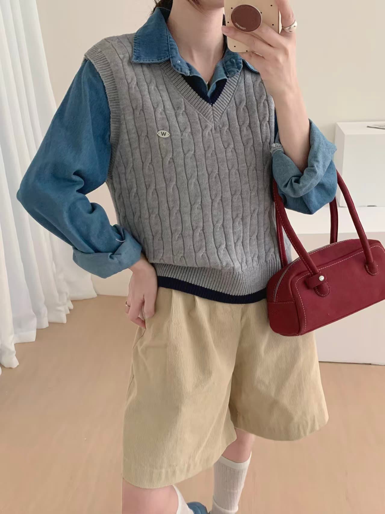 오래된 돈 바람 V넥 꽈배기 니트 베스트 2026 가을 겨울 여성 의류 새로운 학원 스타일 조끼 니트 스웨터 이미지 2