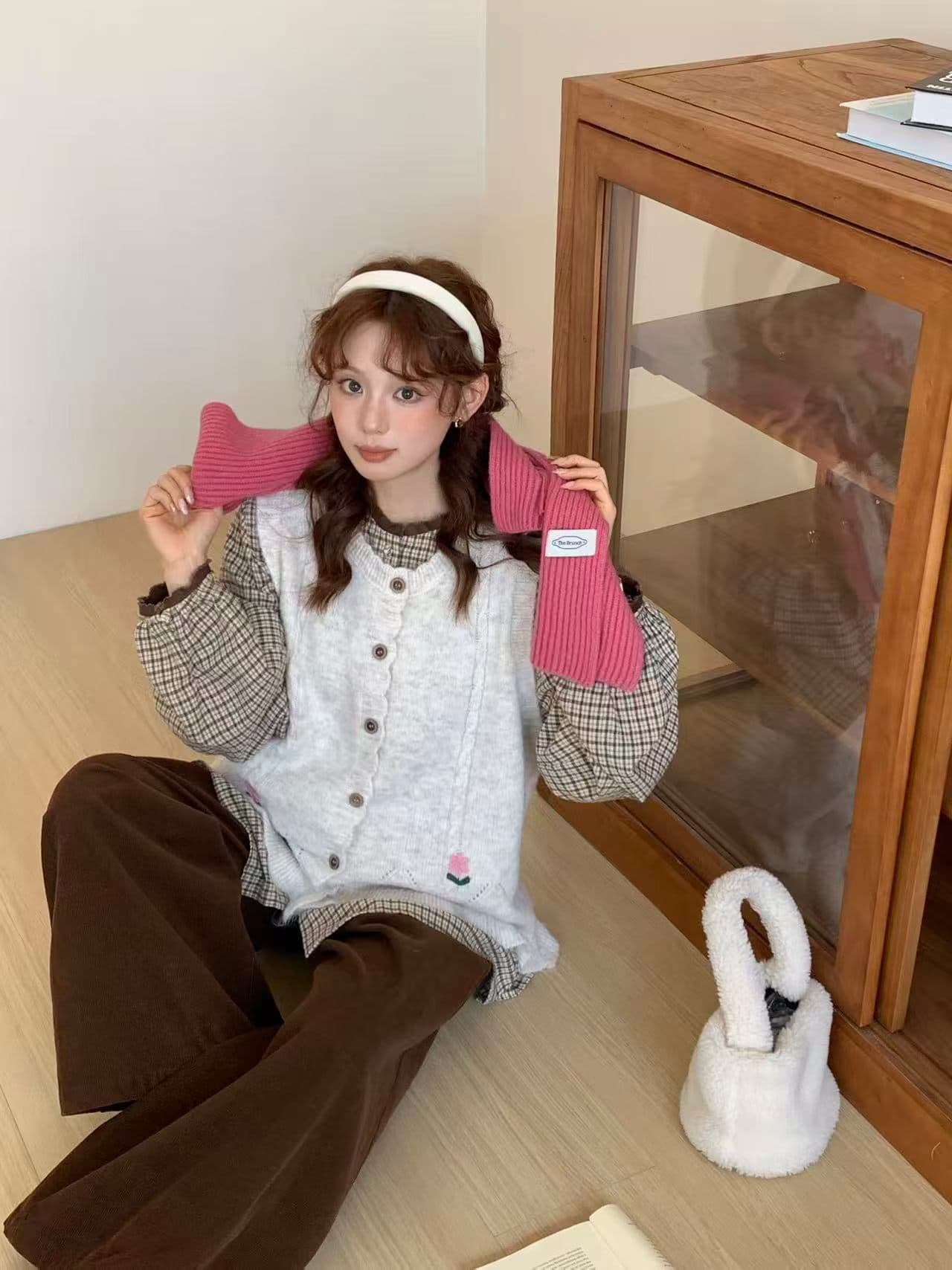 센 부서 레트로 니트 조끼 여자 자수 다용도 스웨터 라운드 넥 카디건 코트 맨위 여성 의류 디자인 센스 조끼 상세 이미지 6
