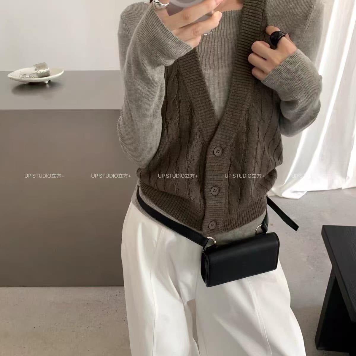 가을 켜기 새로운 인터넷 유명인 폭발 한 부서 디자인 센스 꽈배기 백리스 행침 목 조끼 니트 스웨터 상세 이미지 7