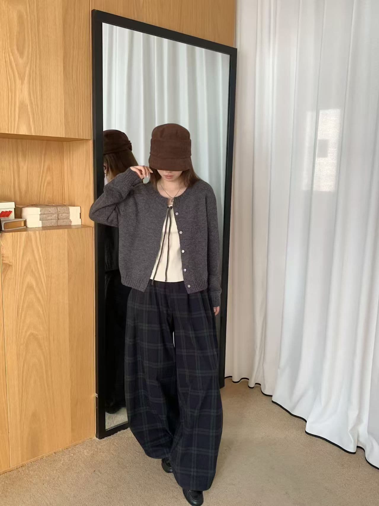 이른 가을 한 여성 출퇴근 착용 가져 가라. 2026 년 새로운 스트랩 라운드 넥 싱글 줄 버튼 니트 오픈 가디건 슬림해 보이는 긴팔 재킷 상세 이미지 3