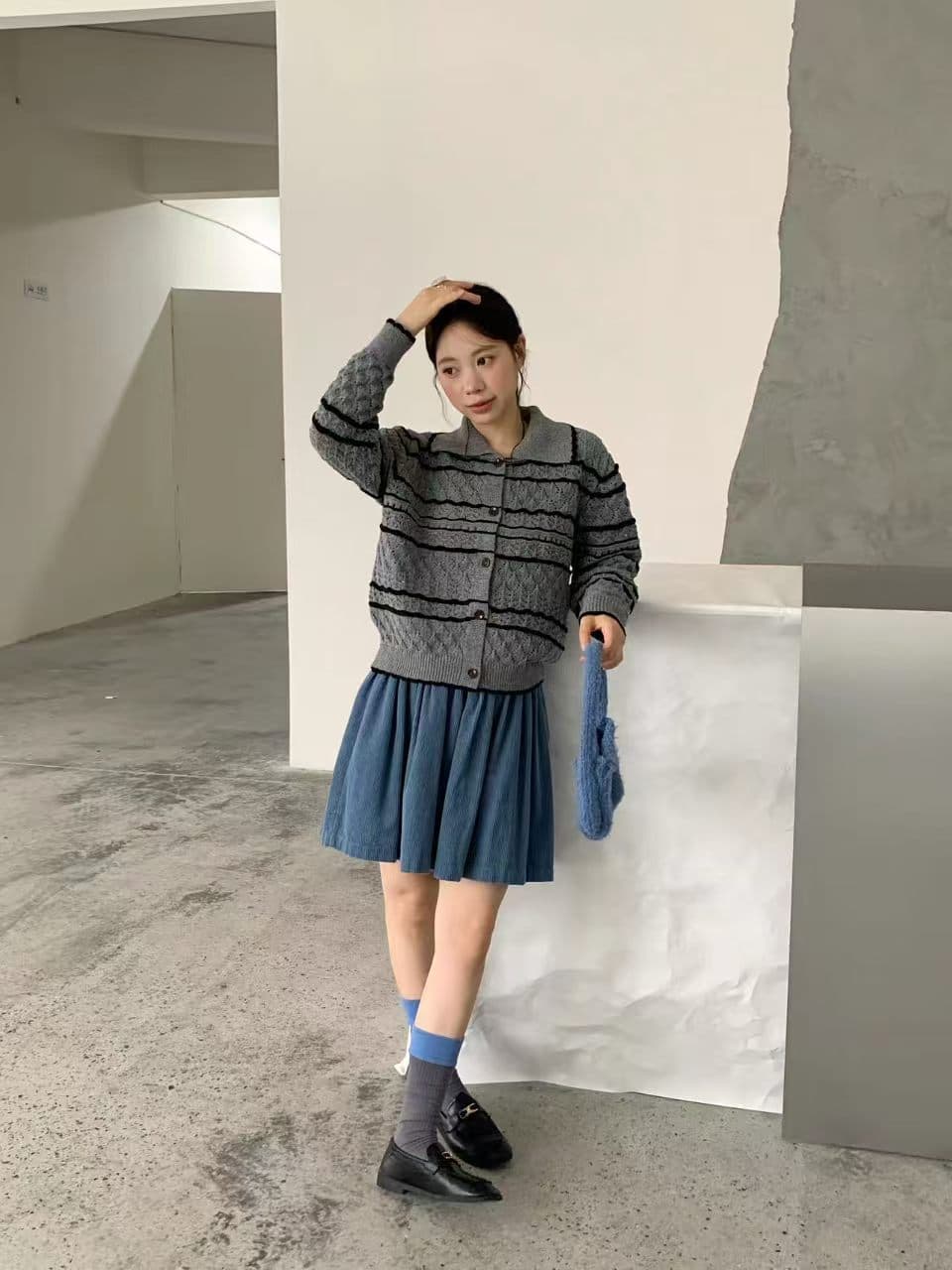 느긋한 바람 홀로우 아웃 폴로 칼라 스트라이프 니트 오픈 가디건 여성 이른 가을 새로운 루즈핏 연령 감소 디자인 센스 스웨터 코트 상세 이미지 5