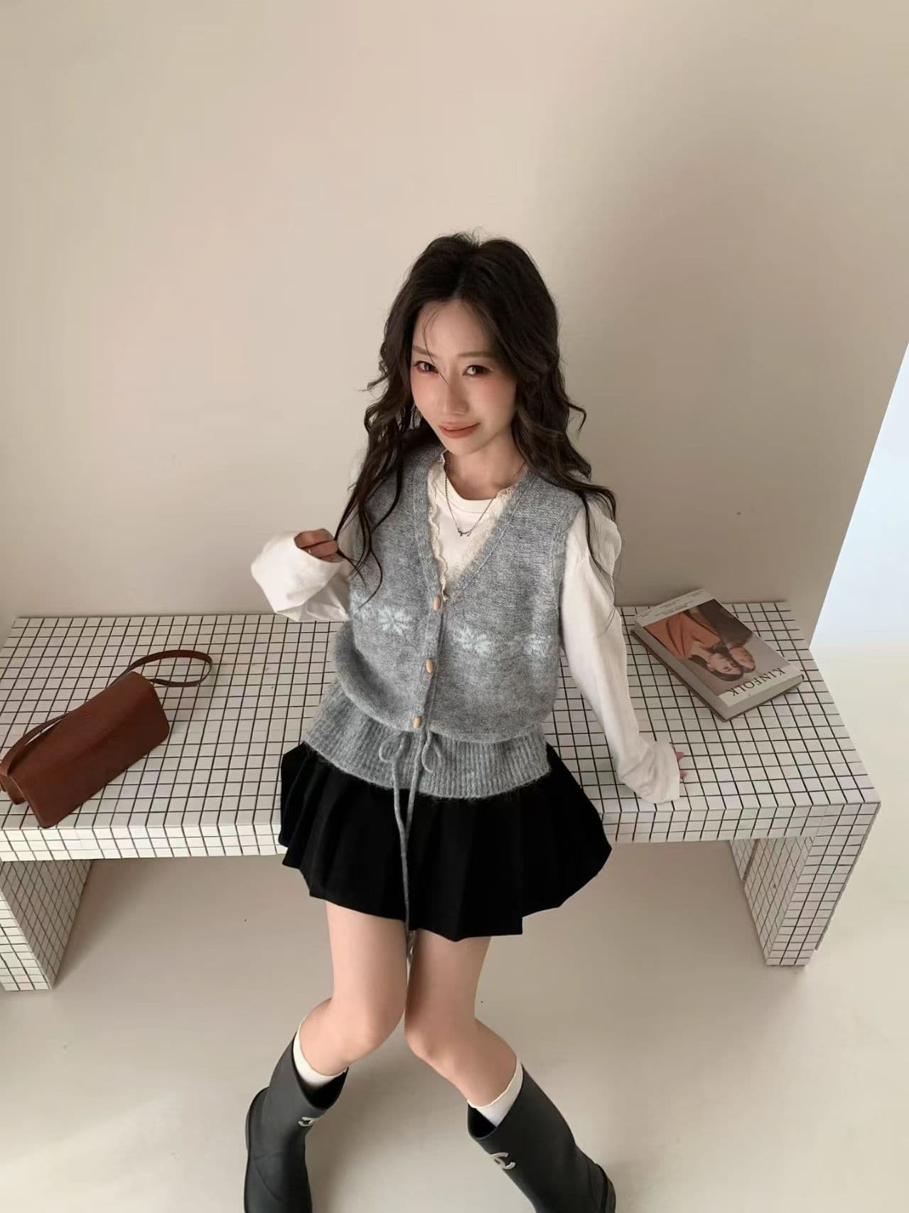 패션 자수 니트 조끼 여자 달콤한 스타일 디자인 소뿔 버클 V넥 민소매 맨위 상세 이미지 9
