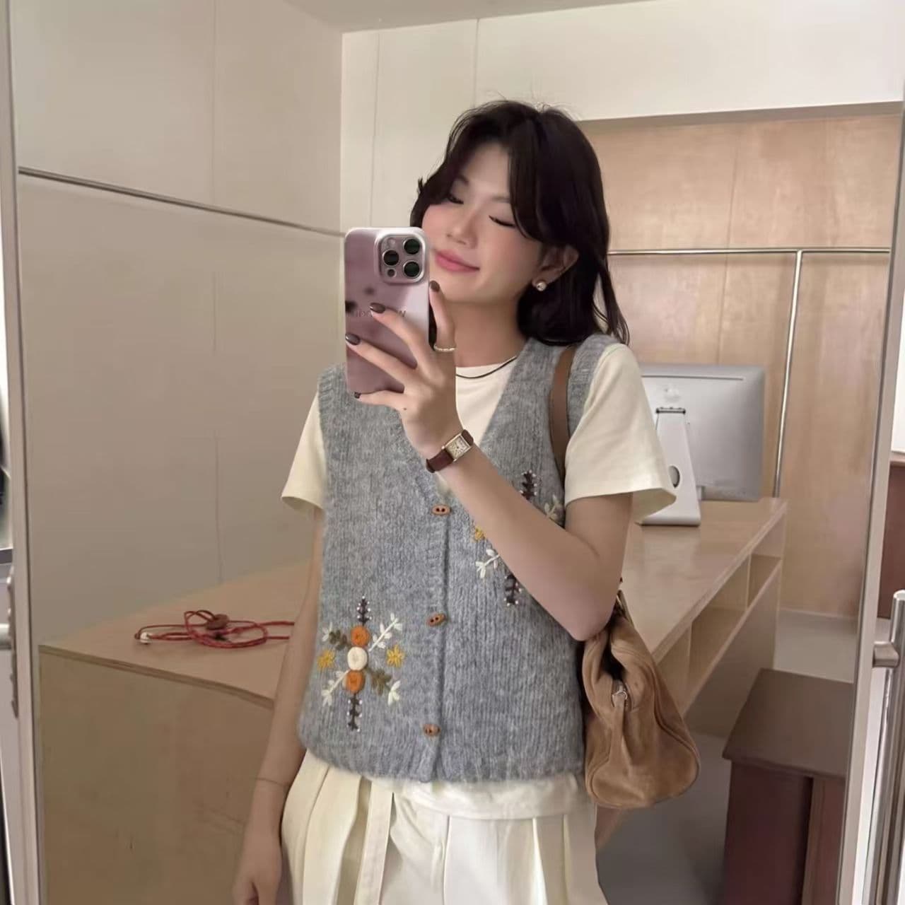 레트로 짜임 꽃 자수 니트 베스트 조끼 여성 스택 착용 달콤함 외부 가져 가라. 루즈핏 스웨터 어깨 상세 이미지 3