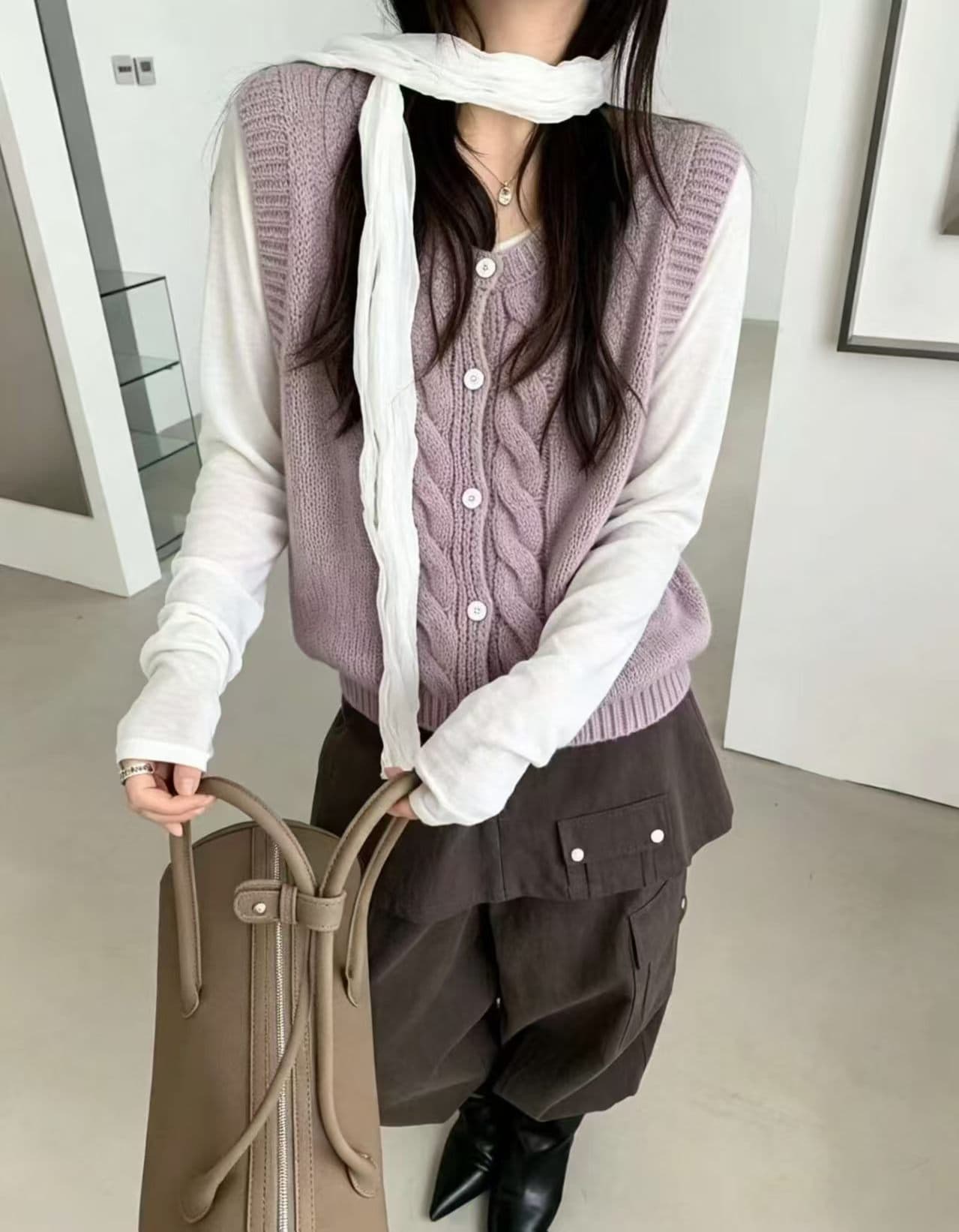 한 부서 레트로 루즈핏 두꺼운 로드 바늘 꽈배기 라운드 넥 삽입 어깨 반팔 니트 스웨터 2026 가을 쇼트 스타일 스택 착용 스웨터 여자 상세 이미지 10