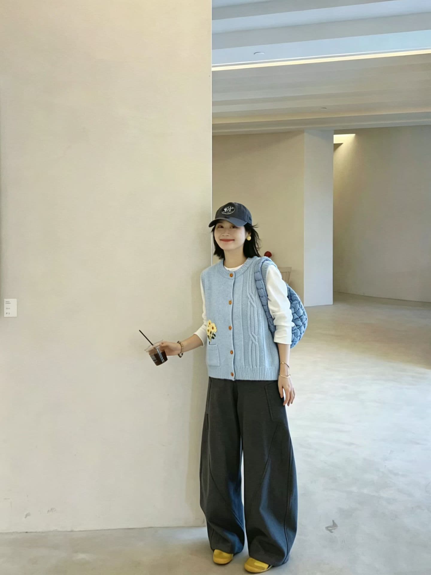 레트로 분위기 센스 자수 니트 베스트 조끼 여성 이른 가을 스택 착용 달콤함 외부 가져 가라. 루즈핏 스웨터 어깨 맨위 상세 이미지 4