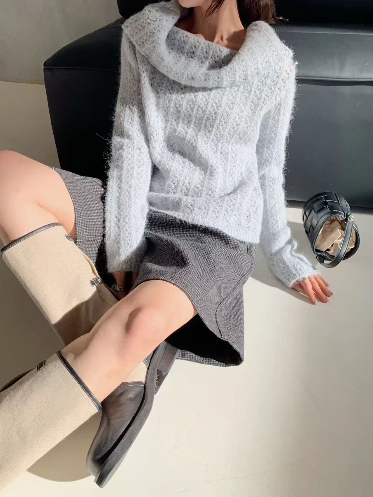한 부서 홀로우 아웃 화이트 오프숄더 스웨터 여자 봄 착용 가져 가라. 느긋한 고급 센스 루즈핏 오프숄더 니트 스웨터 맨위 상세 이미지 6