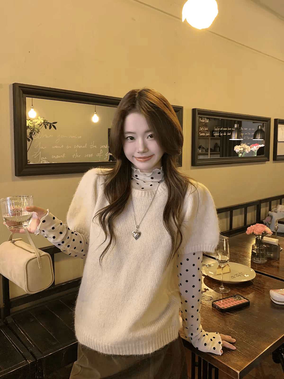 작은 요정 니켈 어린이 화이트 라운드 넥 양모 니트 스웨터 여성 가을 작은 대중 스택 착용 반팔 모직물 보온 맨위 재킷
