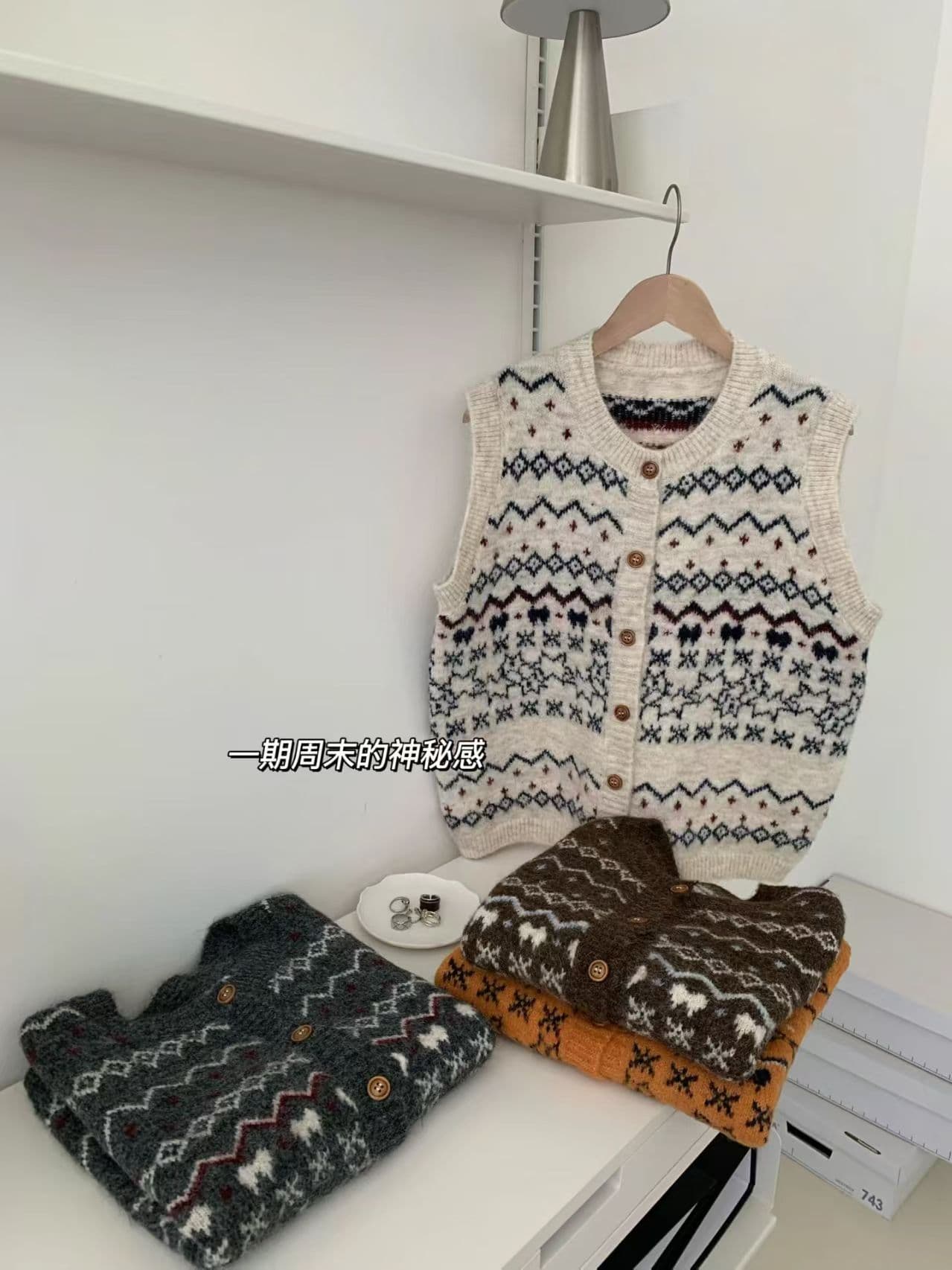 레트로 공정한 섬 자카드 니트 조끼 여자 오픈 가디건 조끼 가을 새로운 스택 착용 외부 가져 가라. 보온 스웨터 조끼 상세 이미지 1
