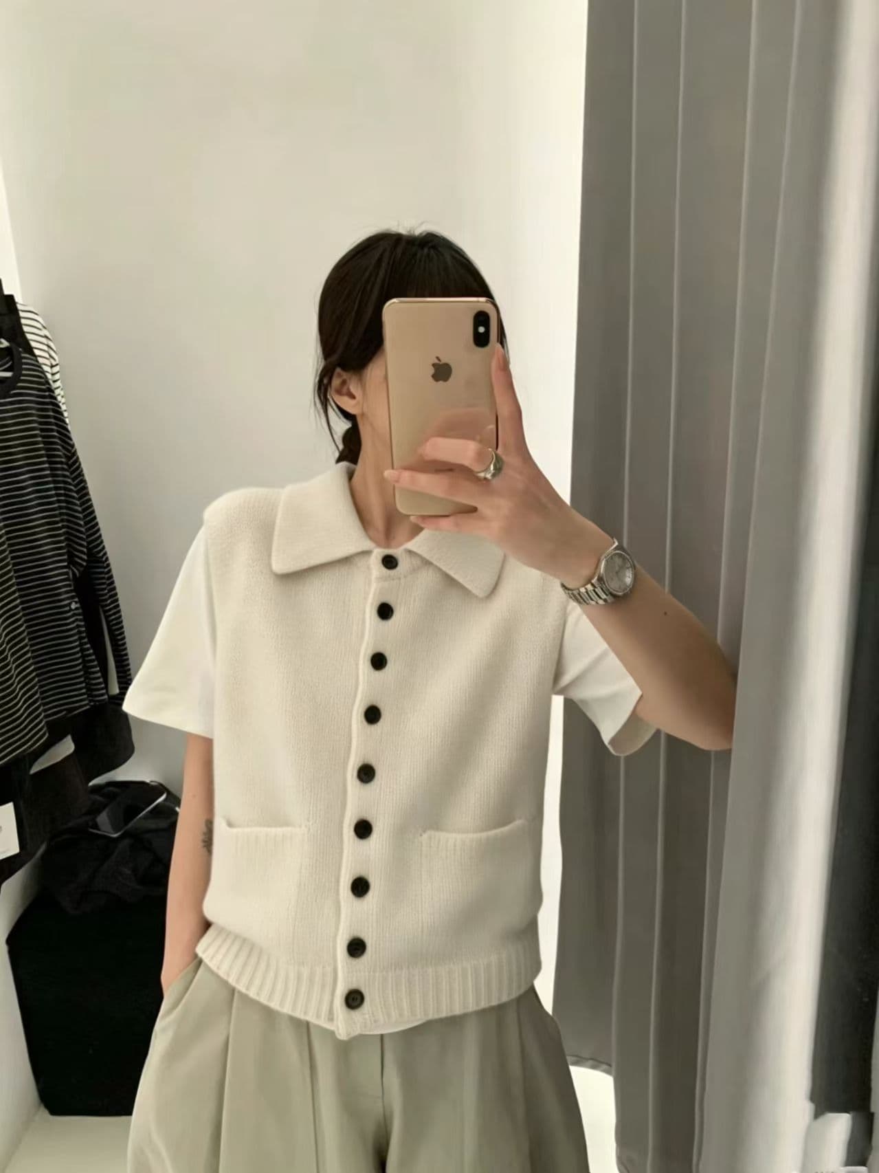 한 부서 미니멀리즘 폴로 칼라 싱글 줄 버튼 민소매 니트 스웨터 조끼 스택 착용 단색 스웨터 베스트 어깨 재킷 맨위 이미지 2