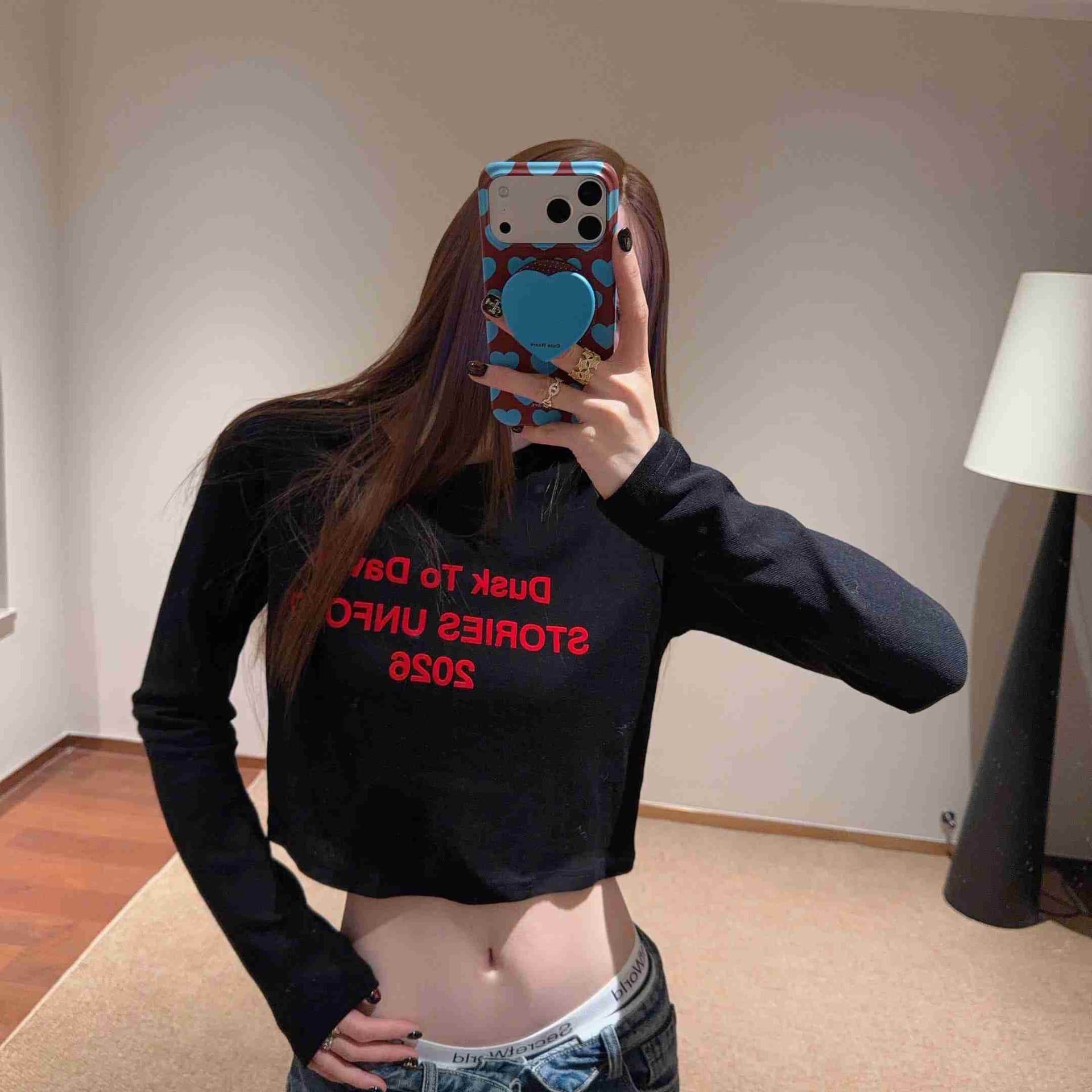 한 부서 미니멀리즘 식물 플러시 프린트 슬림해 보이는 라운드 넥 티셔츠 여성 봄 여름 다용도 캐주얼 맨위 트렌디