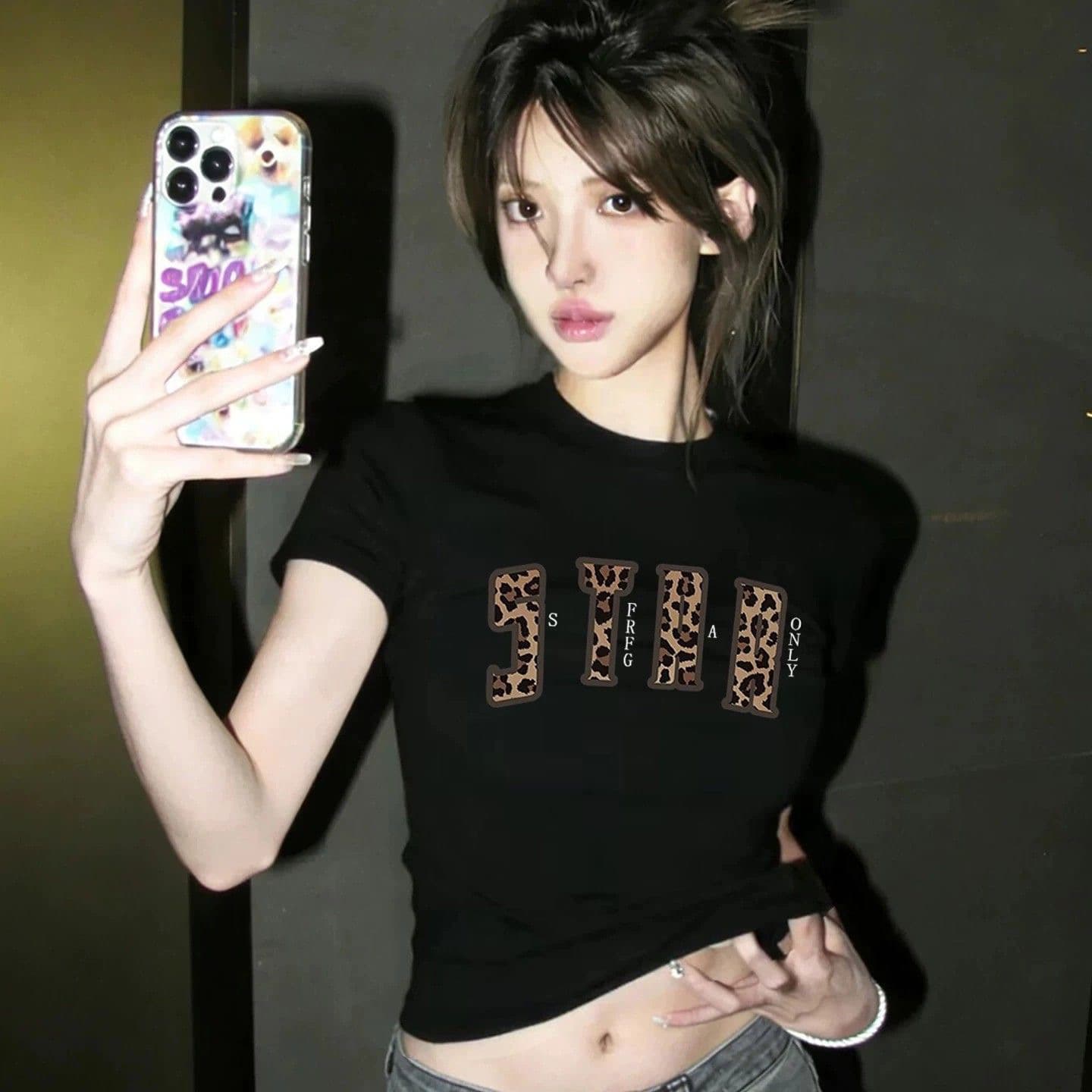 아메리칸 레오파드 무늬 알파벳 프린트 반팔 여름 새로운 디자인 긍정적 인 어깨 작은 대중 몸매 가꾸기 쇼트 스타일 티셔츠 맨위 반소매 상세 이미지 2