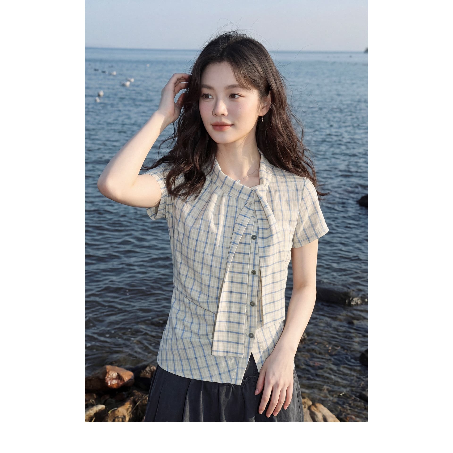불규칙 블루 체크무늬 여성 셔츠 2026 여름 새로운 디자인 센스 반팔 복부 수축 맨위 이미지 5
