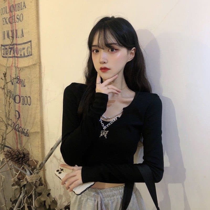 한 부서 봄 가을 새로운 인터넷 유명인 핫걸 섹시함 이슬 뼈의 쇼트 스타일 맨위 체인 몸매 가꾸기 검정색 긴팔 티셔츠 여성 상세 이미지 6
