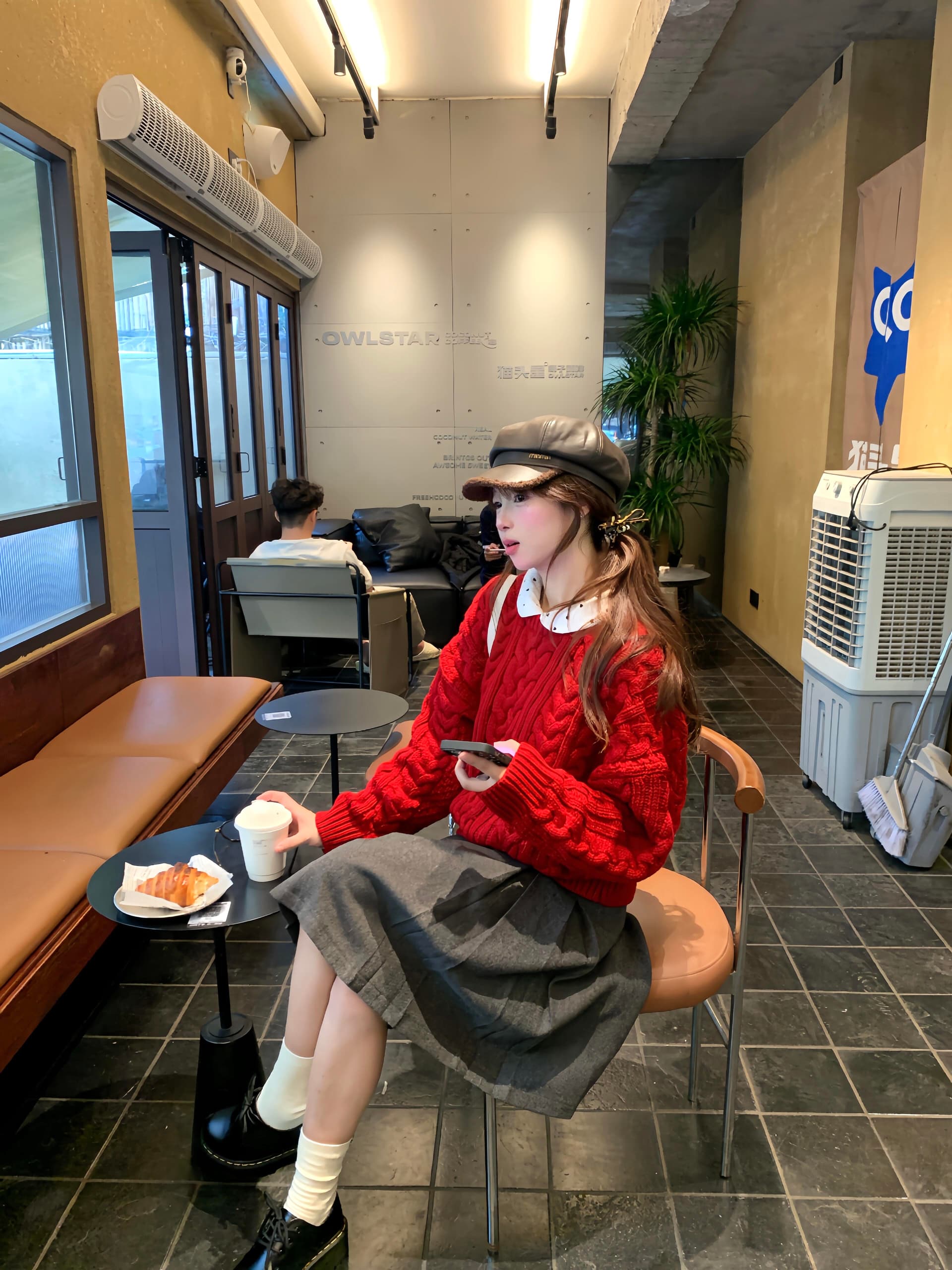 실사 정가 한 부서 느긋한 바람 꽈배기 루즈핏 라운드 넥 두꺼운 풀오버 니트 스웨터 이미지 2