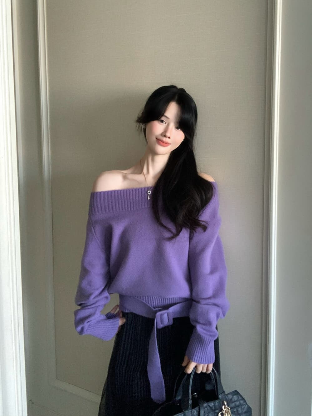 실사 정가 한 여성 디자인 센스 벨트 섹션 품격 오프숄더 느슨함 센스 풀오버 상세 이미지 1