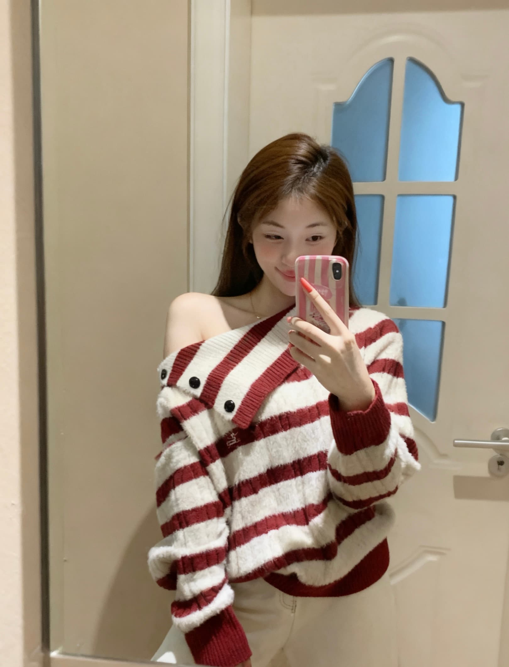 실사 정가 한 부서 비스듬한 어깨 패션 스트라이프 스웨터 루즈핏 맨위