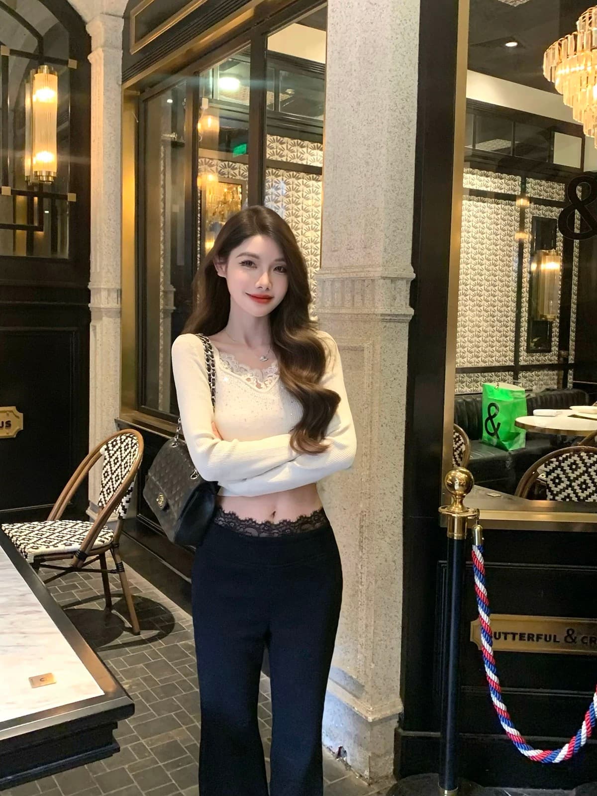 justqin 플로팅 라이트 꿈 그림자 2025 가을 겨울 새로운 다이아몬드 세팅 레이스 측면 니트 스웨터 만나는 스웨터 여자 이미지 2