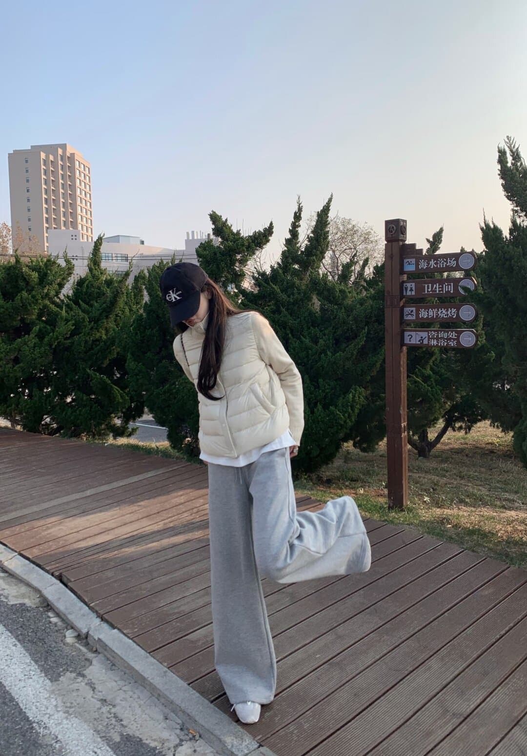 2026 한 부서 가을 겨울 새로운 패션 니트 스탠드 칼라 패치워크 아래 면화 의류 보온 얇고 가벼운 만나는 여성 코트 상세 이미지 19