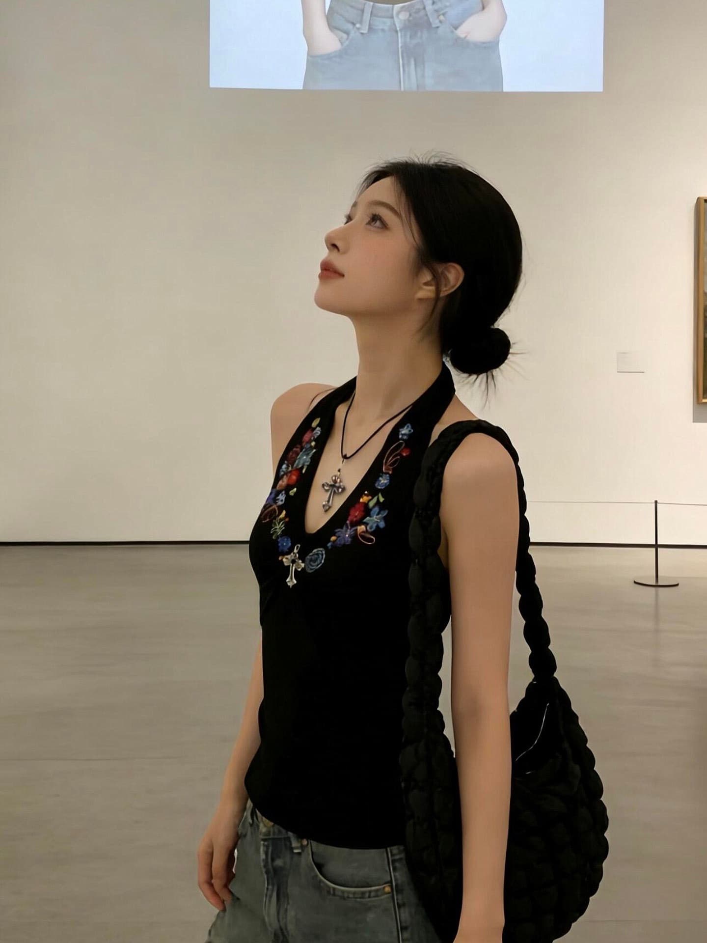 사람들 면 모달 2 2 와 사고 방식 260 그램 아메리칸 섹시함 핫걸 바람 V넥 행침 목 슬립 맨위 이미지 4