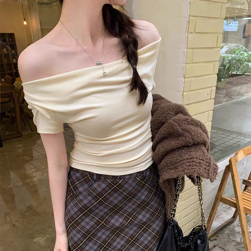 핫걸 오프숄더 흔들다 칼라 반팔 티셔츠 여성 의류 여름 주름 몸매 가꾸기 슬림해 보이는 맨위 아름다운 도파민 착용 가져 가라. 이미지 2