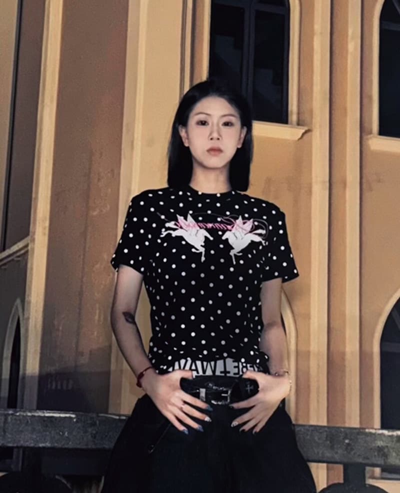 한 부서 새로운 패션 디자인 센스 라운드 넥 도트 무늬 프린트 반팔 티셔츠 이미지 2