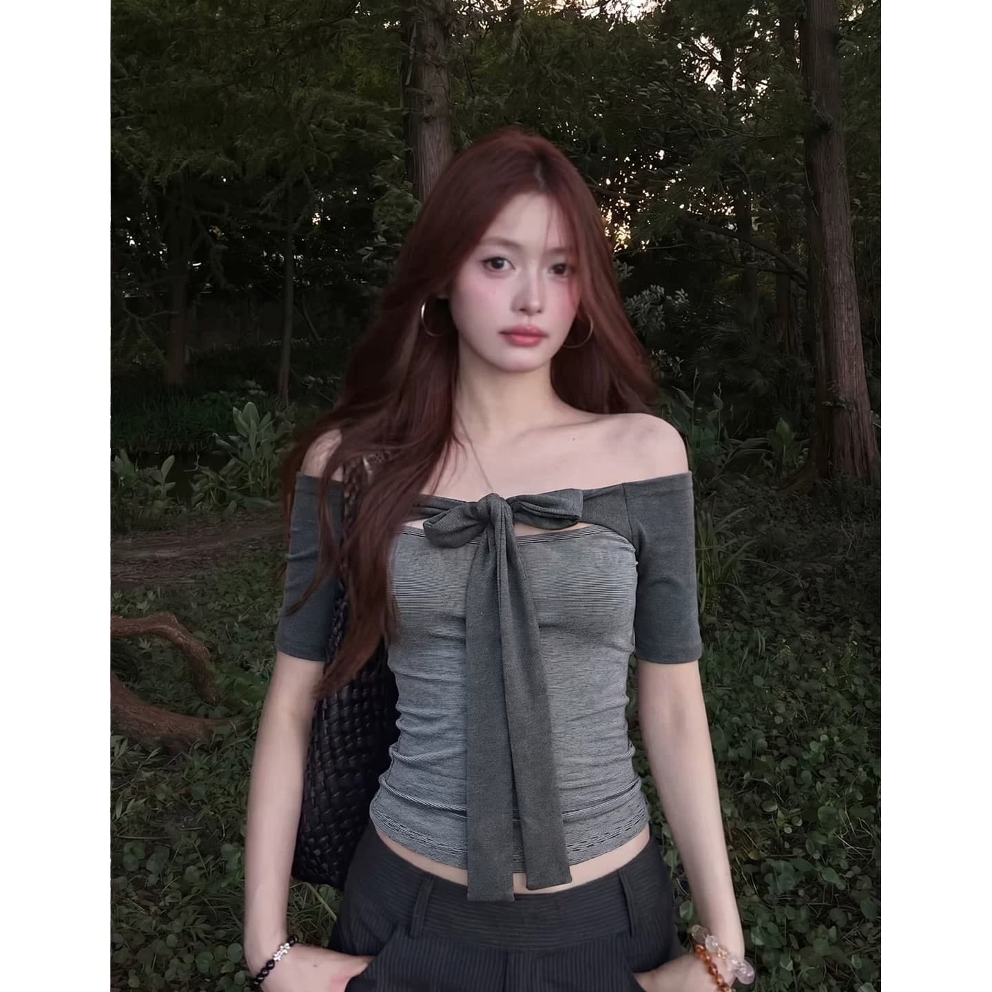 사람들 면 면 컬러 짜임 기사 회색 오프숄더 중간 소매 티셔츠 여성 여름 스트랩 몸매 가꾸기 디자인 센스 오프숄더 맨위 상세 이미지 3