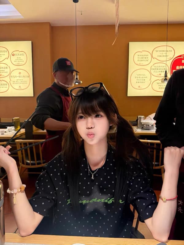 순면 라운드 넥 도트 무늬 루즈핏 프린트 반팔 티셔츠 이미지 3