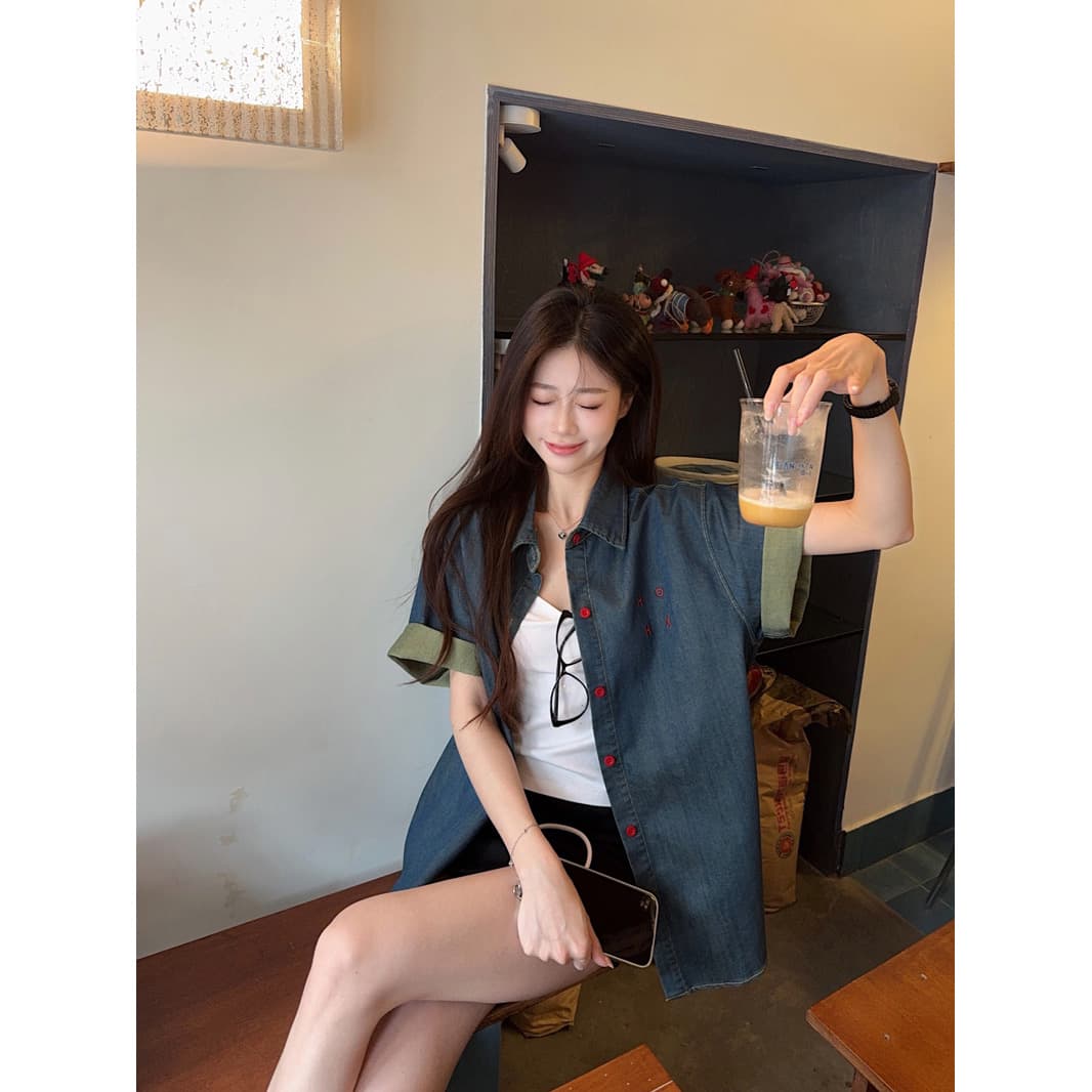 한 부서 레트로 배색 알파벳 자수 데님 여성 셔츠 2026 년 여름 느긋한 캐주얼 반팔 맨위 이미지 3