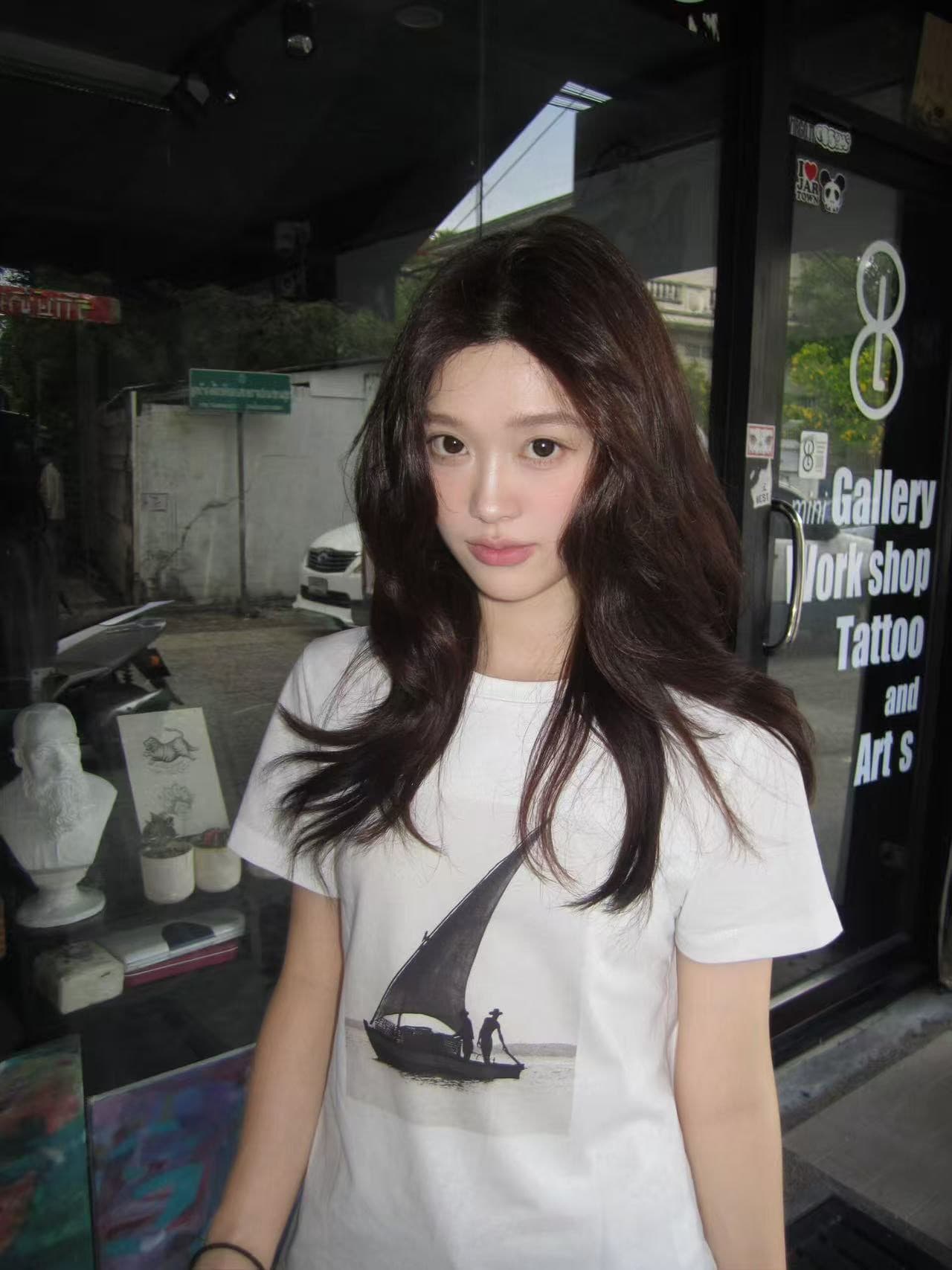 아메리칸 레트로 순면 몸매 가꾸기 긍정적 인 어깨 라운드 넥 프린트 반팔 티셔츠