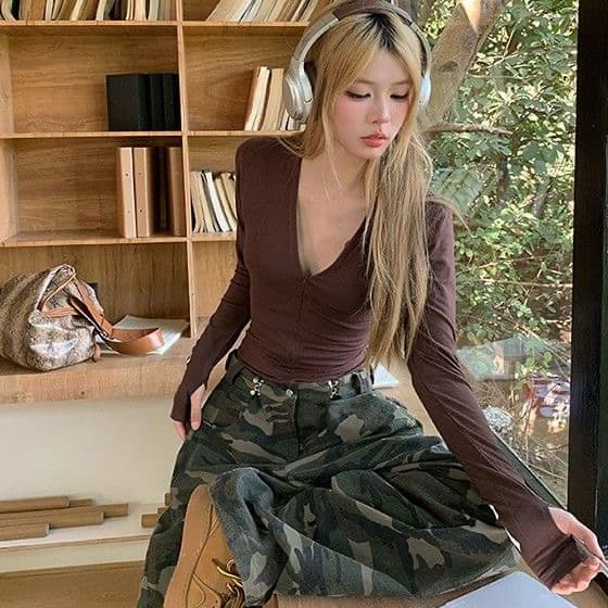 가을 새로운 핫걸 소매 커버 프린트 긴팔 티셔츠 여성 섹시함 몸매 가꾸기 슬림해 보이는 디자인 센스 쇼트 스타일 커피 색상 맨위 상세 이미지 3