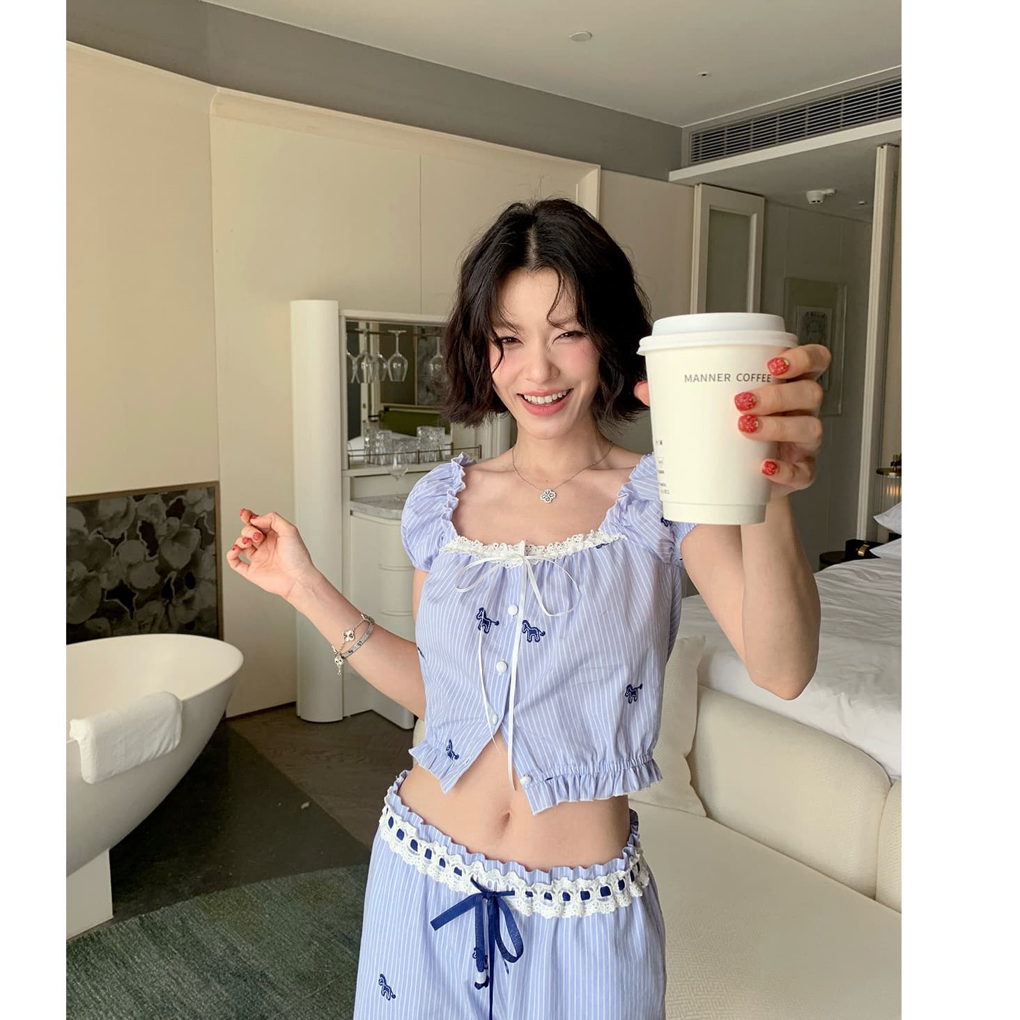 원본 솜씨 작은 말 전체 인쇄 스트라이프 허리밴드 긴 바지 레이스 펌프 로프 루즈핏 캐주얼 바지 투피스 세트 이미지 2
