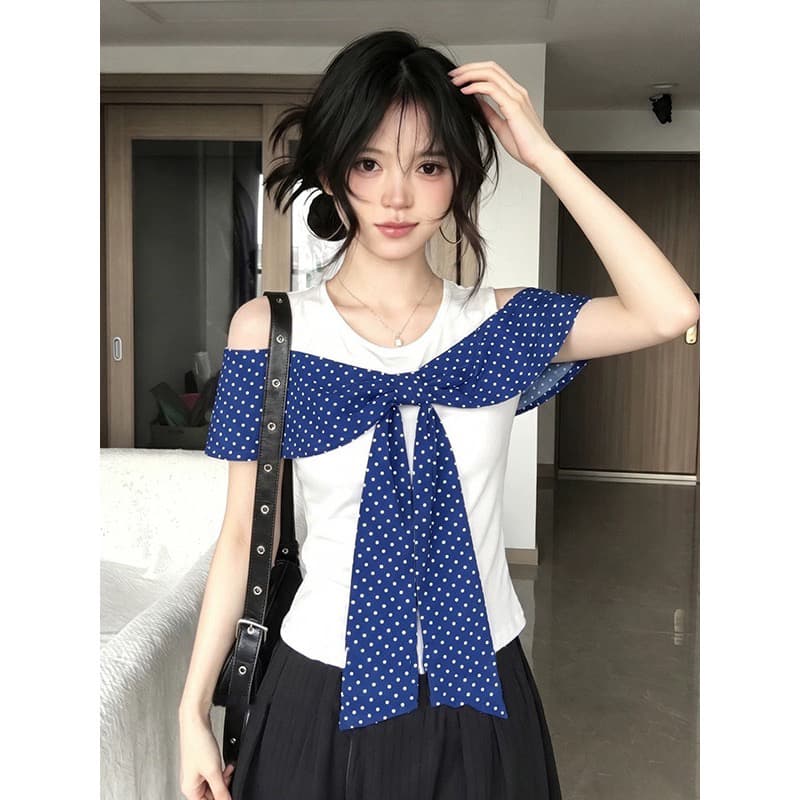원본 원단 것 블루 도트 무늬 페이크 레이어드 티셔츠 여름 핫걸 오프숄더 고급 센스 슬림해 보이는 맨위