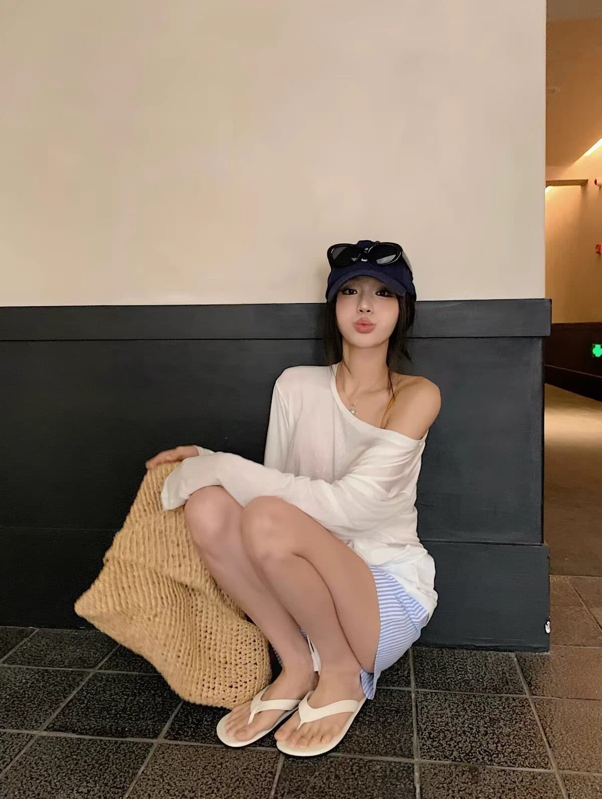 한 부서 비스듬한 어깨 루즈핏 긴팔 자외선 차단 블라우스 티셔츠 이미지 4
