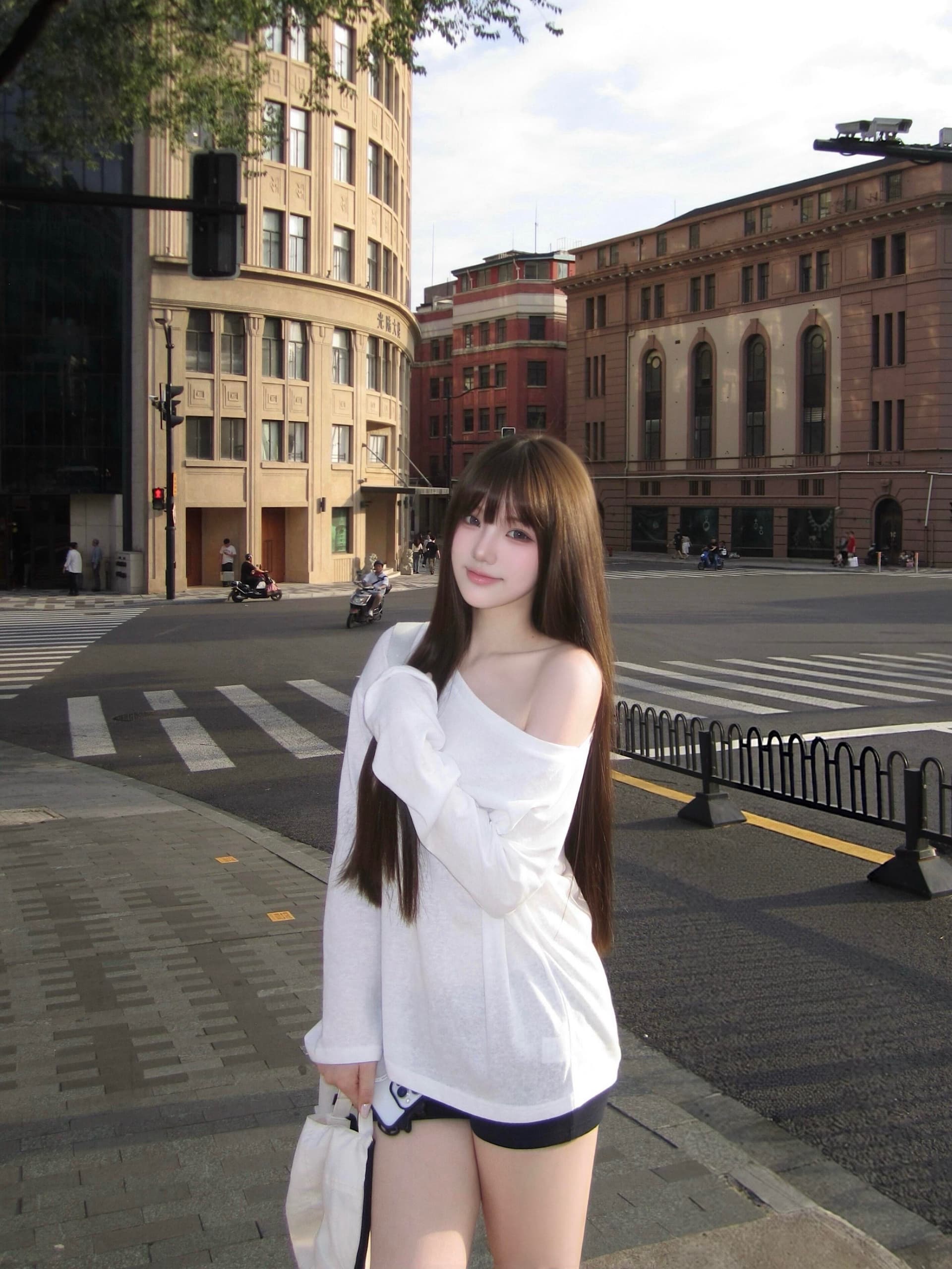 한 부서 비스듬한 어깨 루즈핏 긴팔 자외선 차단 블라우스 이미지 3