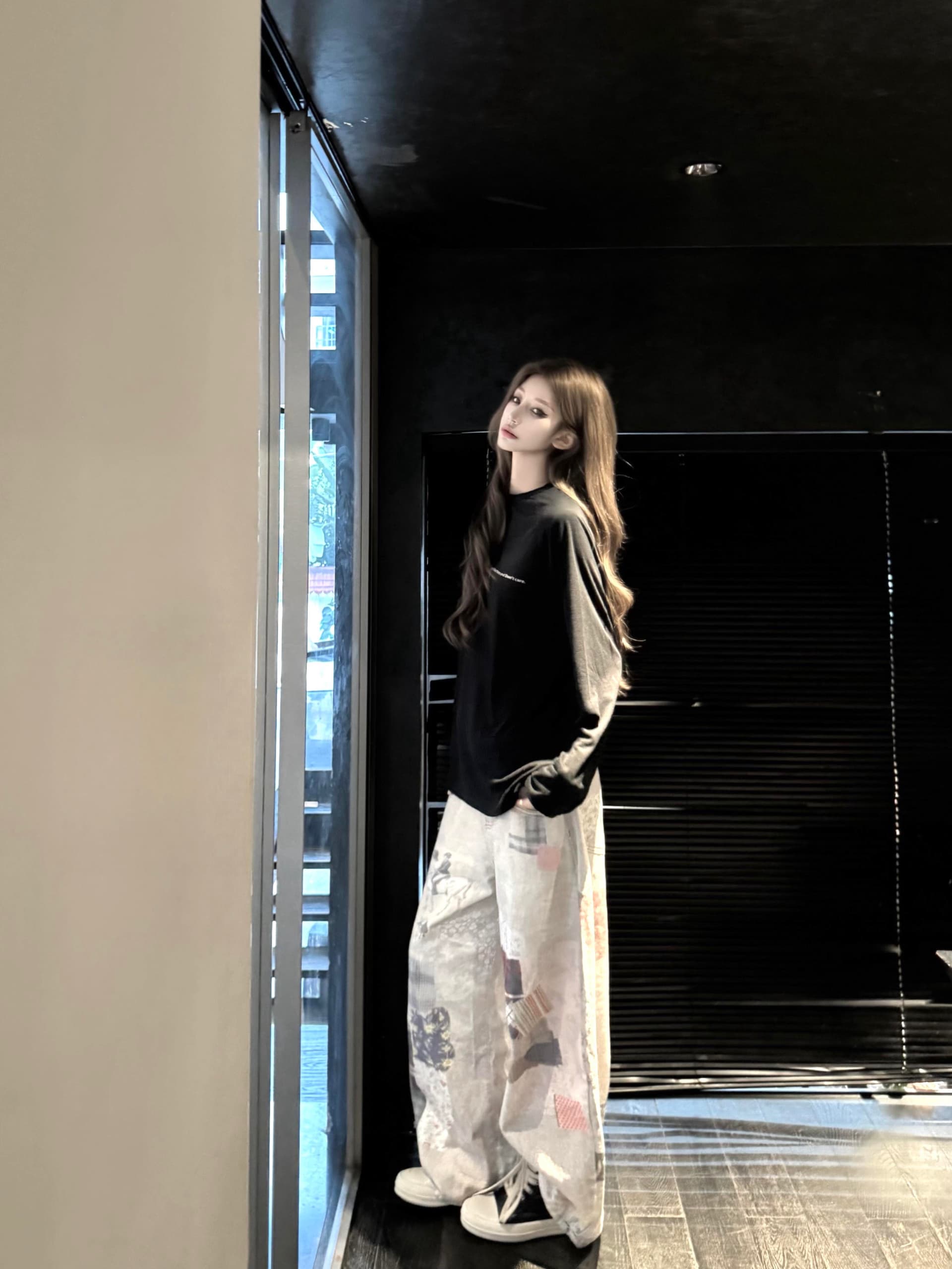 높은 품질 순면 200그램 21 빗질하다 정밀 프린트 가을 패치워크 색상 긴팔 티셔츠 여성 상세 이미지 3