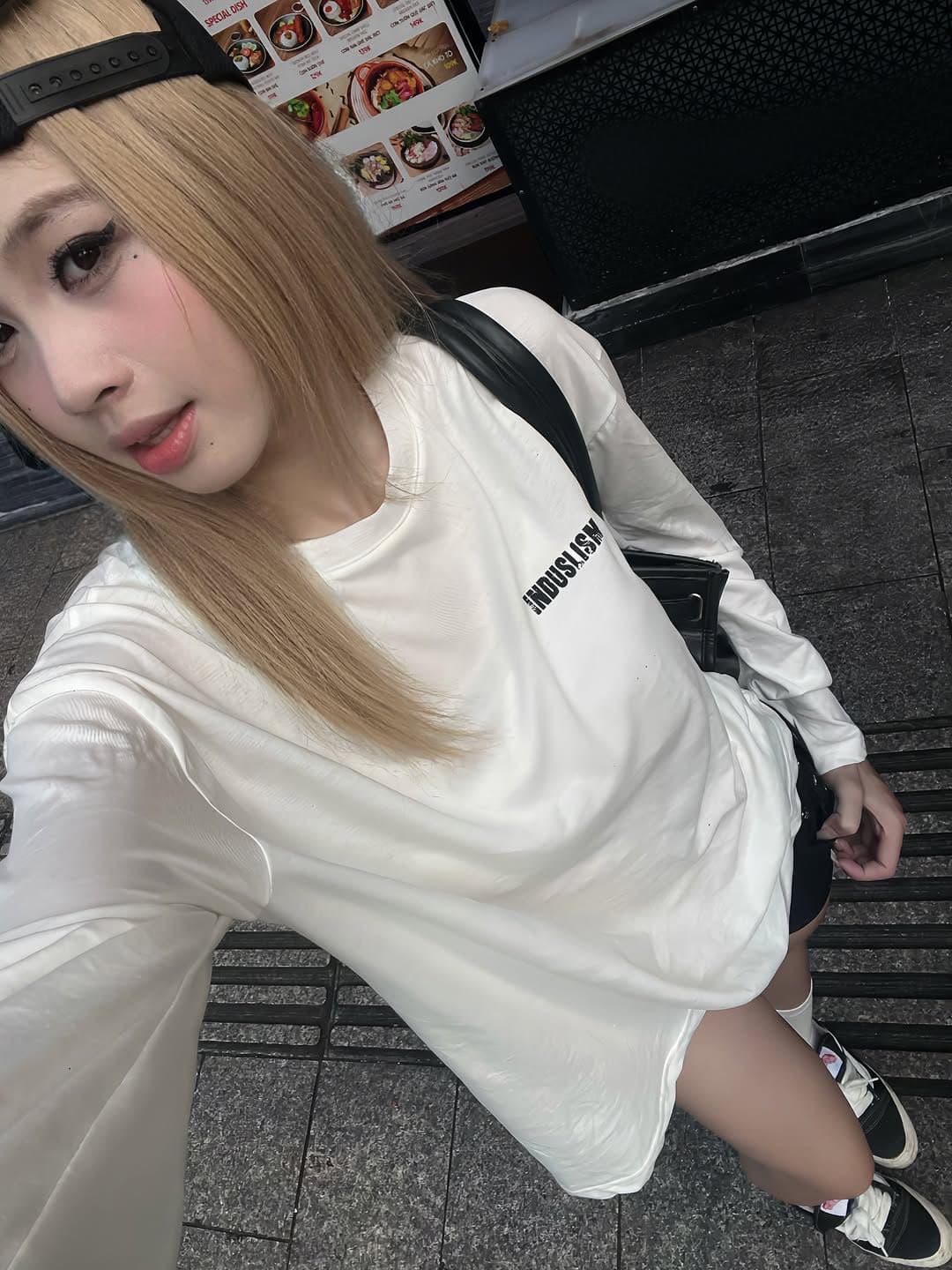높은 품질 순면 200그램 21 빗질하다 정밀 프린트 가을 패치워크 색상 긴팔 티셔츠 여성