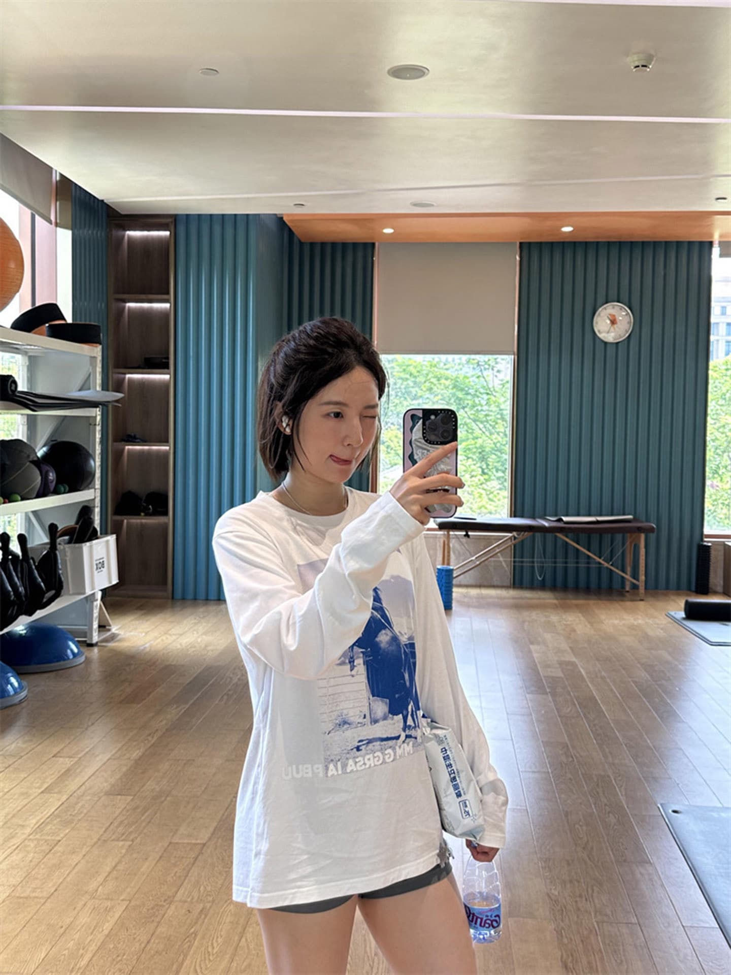 높은 품질 순면 200그램 21 빗질하다 정밀 프린트 가을 루즈핏 긴팔 티셔츠 여성 상세 이미지 4