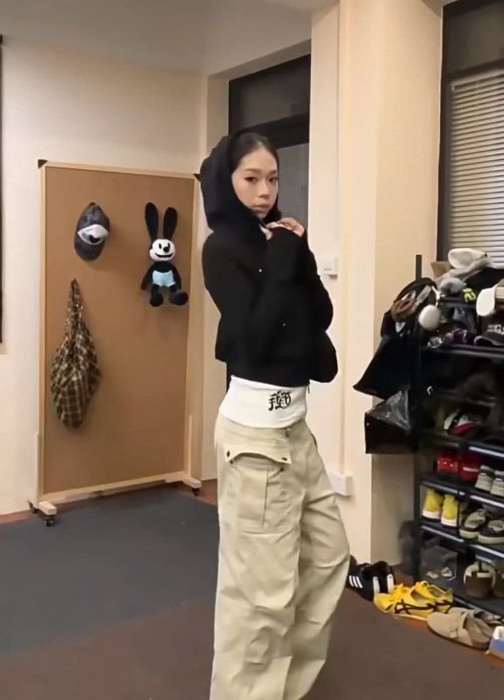 아메리칸 레트로 더블 머리 지퍼 오픈 가디건 몸매 가꾸기 후드 티 스웨터 가을 슬림해 보이는 쇼트 스타일 여성 코트 이미지 4