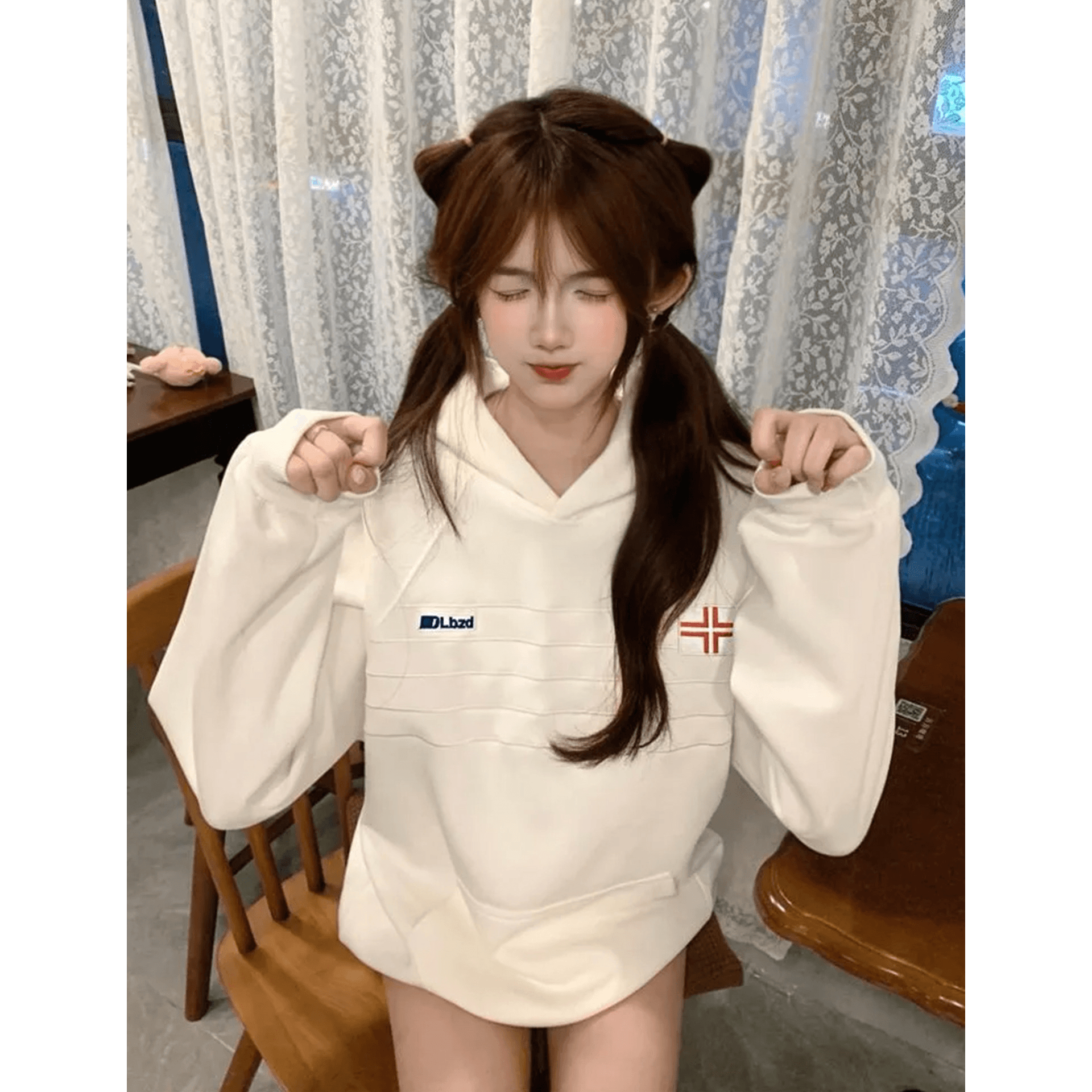 얇은 스타일 털이 있는 자수 소매 구멍 압력 라인 이후 패키지 칼라 순수한 Mianhua 면 복합 후드티 이미지 5