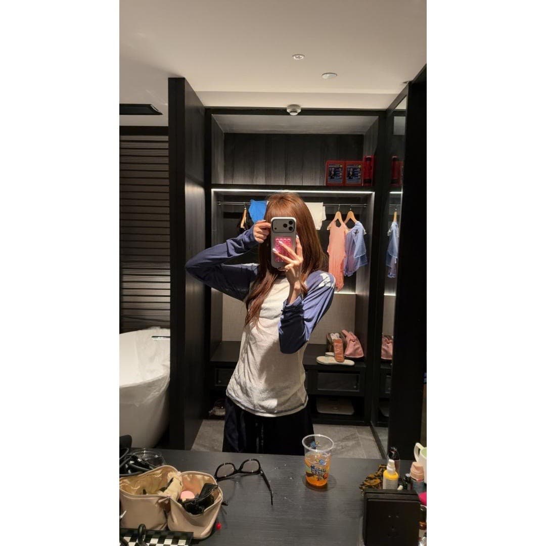 원본 광저우 원단 아메리칸 패치워크 색상 삽입 어깨 소매 얇은 스타일 긴팔 여성 라운드 넥 슬림해 보이는 숫자 프린트 맨위 상세 이미지 4