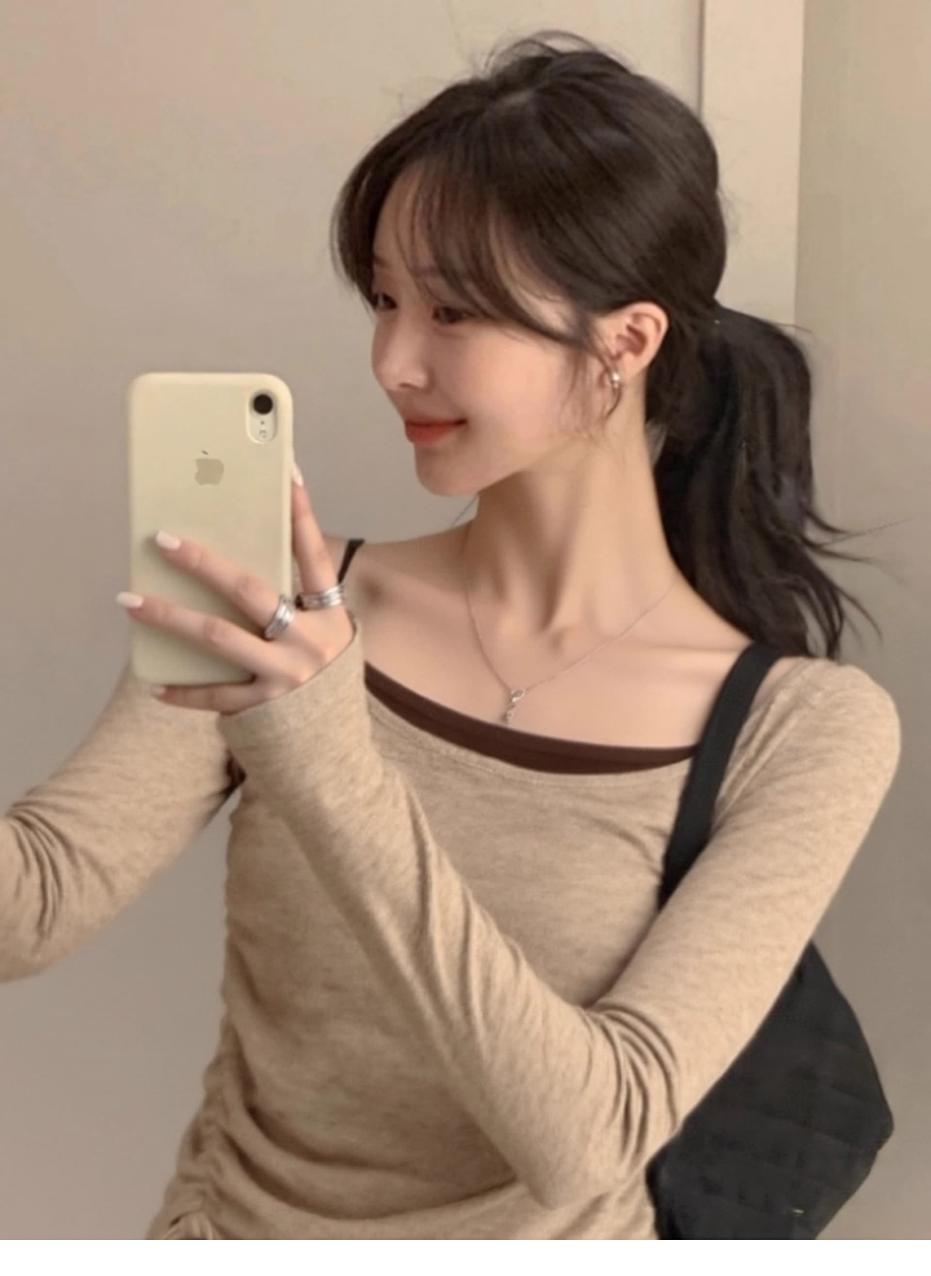 광저우 양모 원단 페이크 레이어드 긴팔 티셔츠 배색 외국 가스 가을 새로운 패치워크 몸매 가꾸기 슬림해 보이는 맨위
