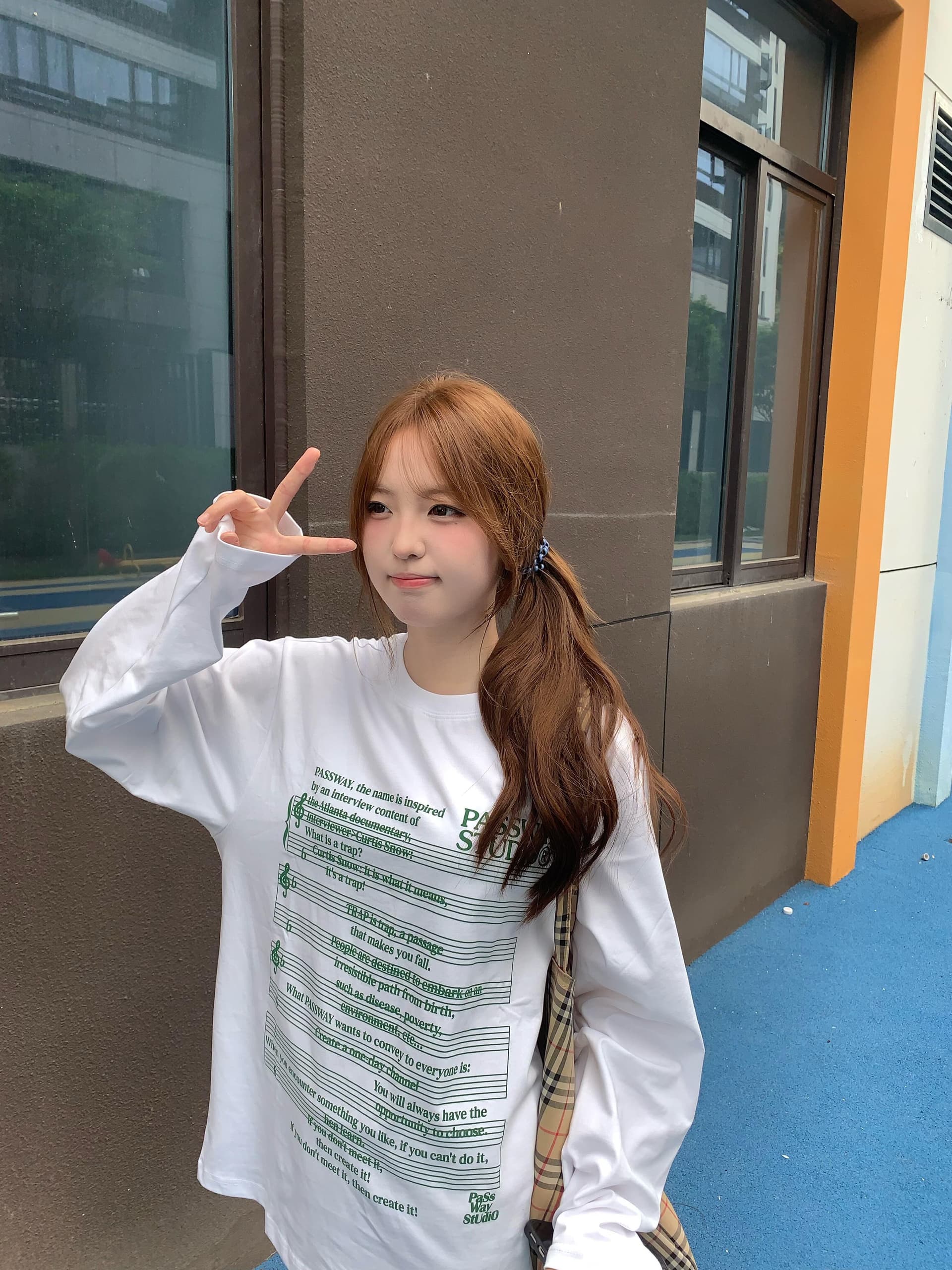 200그램 순면 이후 패키지 칼라 아메리칸 레트로 루즈핏 긴팔 화이트 티셔츠 여성 봄 가을 디자인 센스 맨위