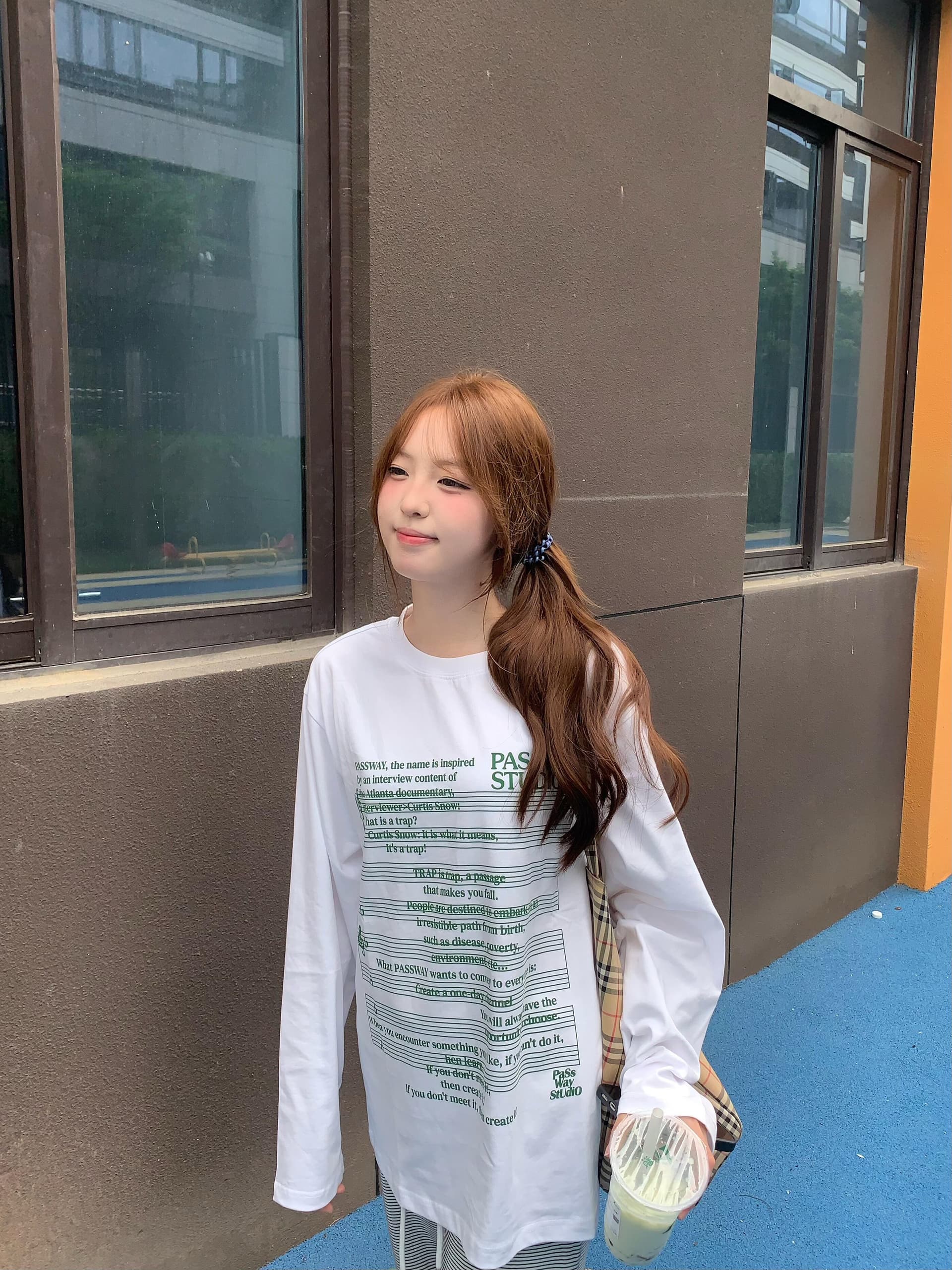 200그램 순면 이후 패키지 칼라 아메리칸 레트로 루즈핏 긴팔 화이트 티셔츠 여성 봄 가을 디자인 센스 맨위 상세 이미지 2