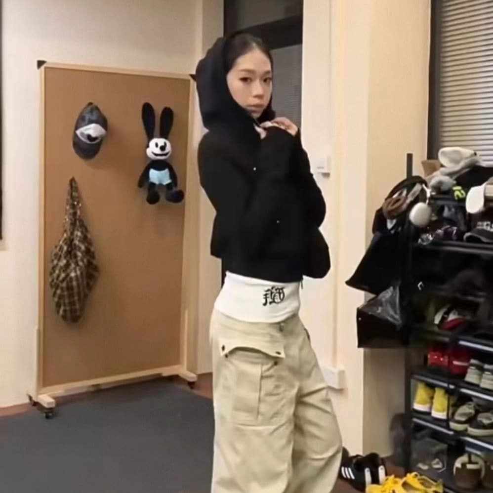면 달팽이 구두 아메리칸 레트로 징 몸매 가꾸기 지퍼 짧은 여성 코트 디자인 센스 회색 오픈 가디건 후드티 트렌디 이미지 4