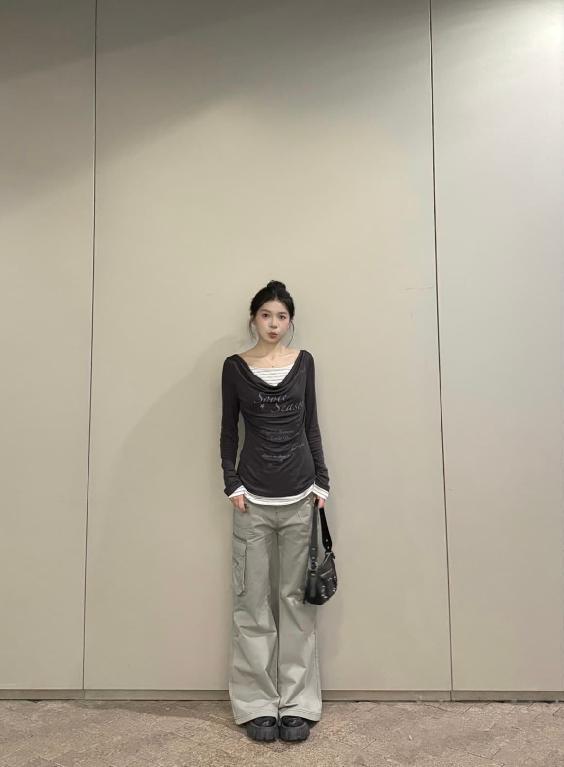 원본 광저우 원단 눈꽃 면 한 부서 페이크 레이어드 긴팔 티셔츠 여성 배색 패치워크 맨위 상세 이미지 8