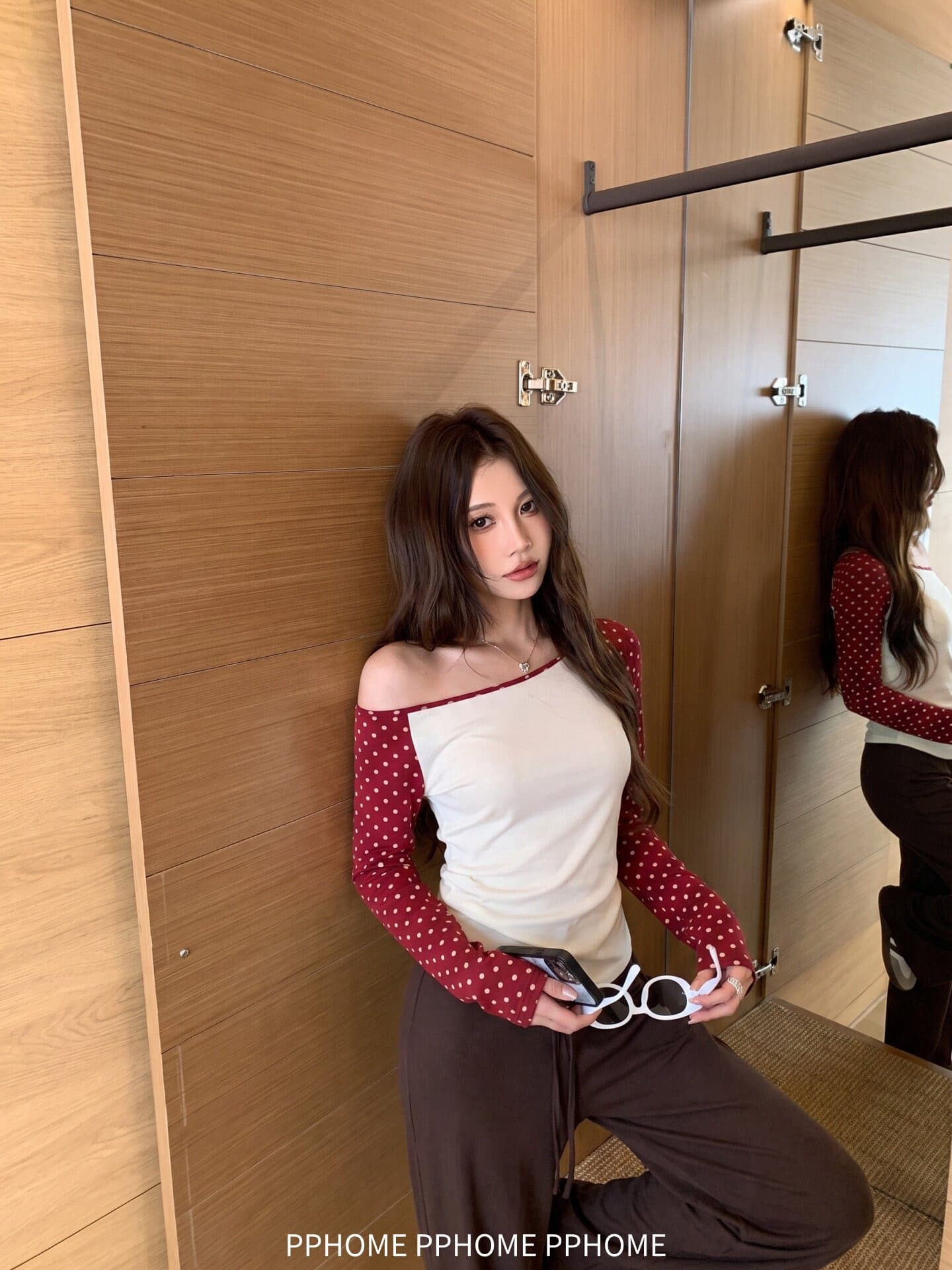 260 그램 사람들 면 순수한 욕망 비스듬한 어깨 오프숄더 도트 무늬 프린트 긴팔 삼색 티셔츠 여성 가을 새로운 작은 대중 패치워크 맨위 이미지 2